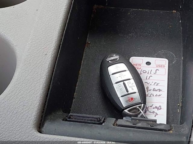 QUEST 2015 Glove Box 4986446