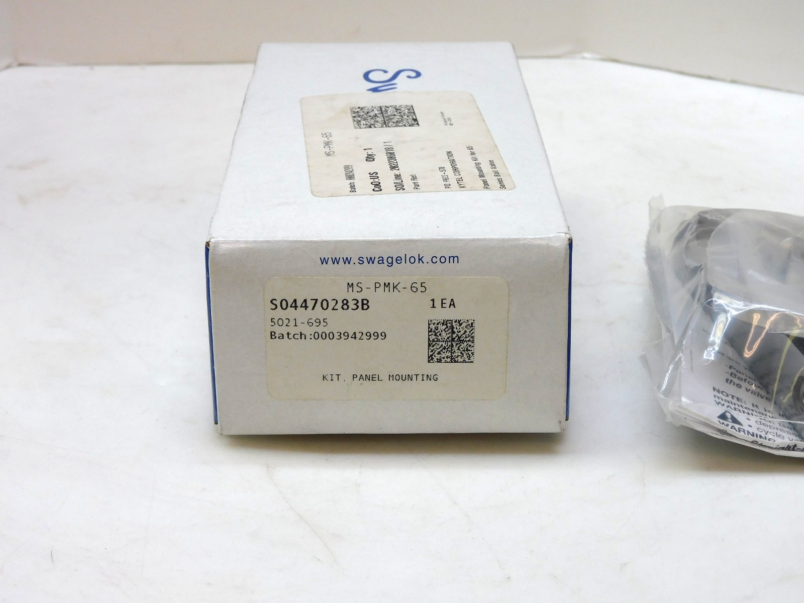 Swagelok MS-PMK-65 Panel Mounting Kit