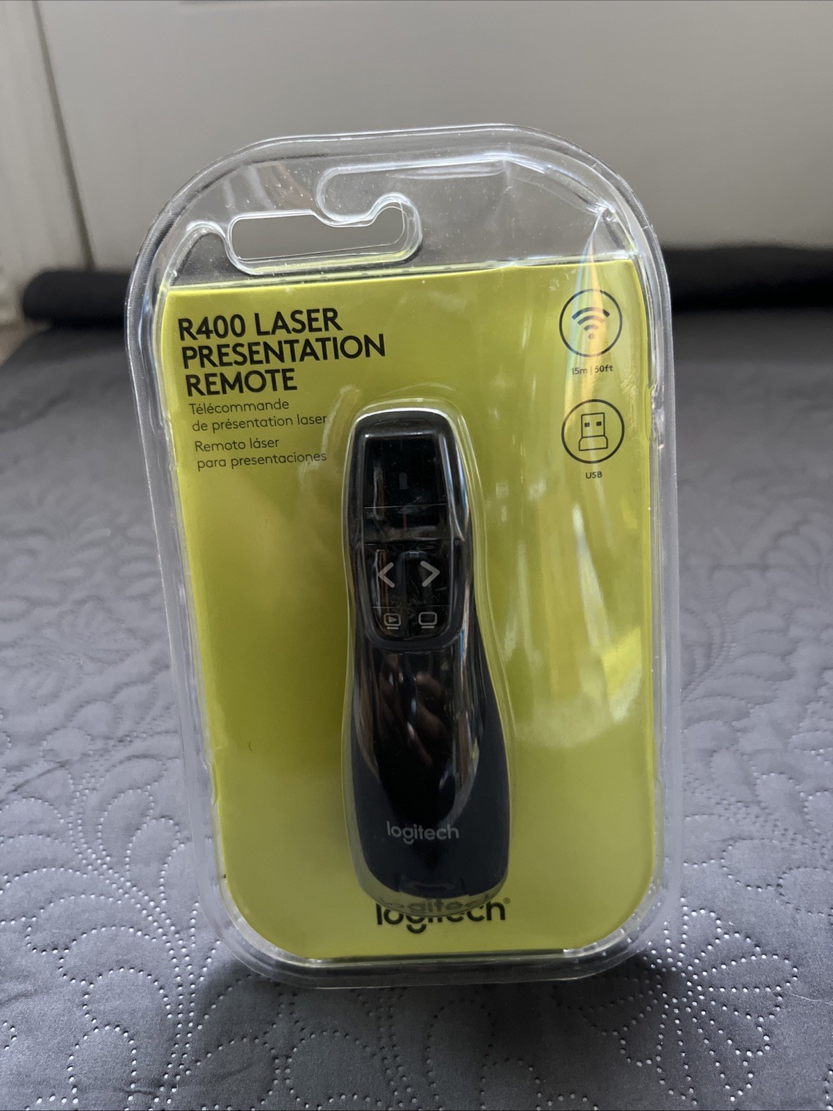 Logitech R400 Laser Presentation Remote - Black (910-001354) NEW Factory Sealed