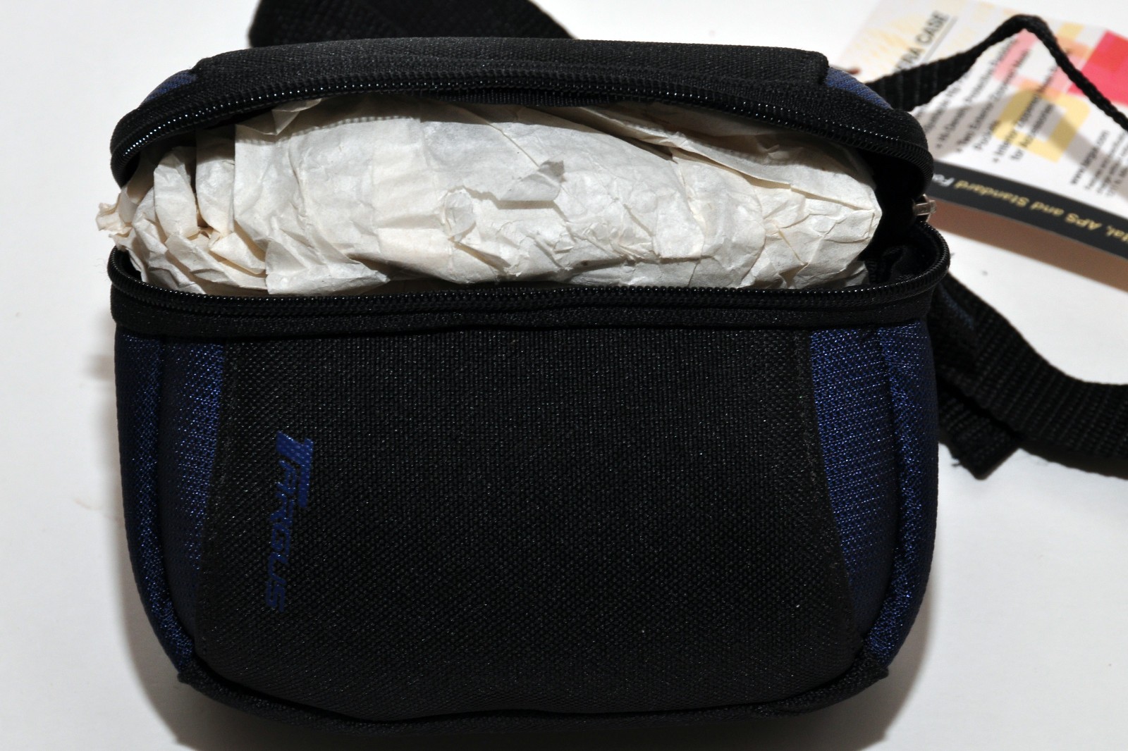 Targus digital camera hip bag  w waist strap  black-blue; 2 side pockets, new OS