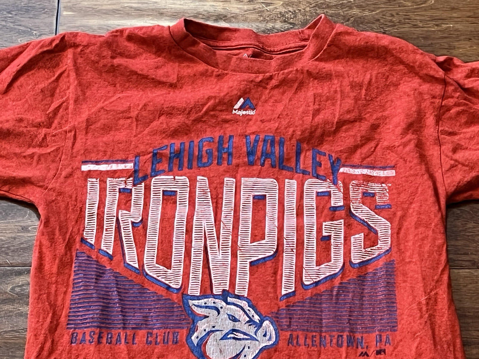 Majestic Lehigh Valley IronPigs Red Blue White Mens Small Graphic Logo T Shirt