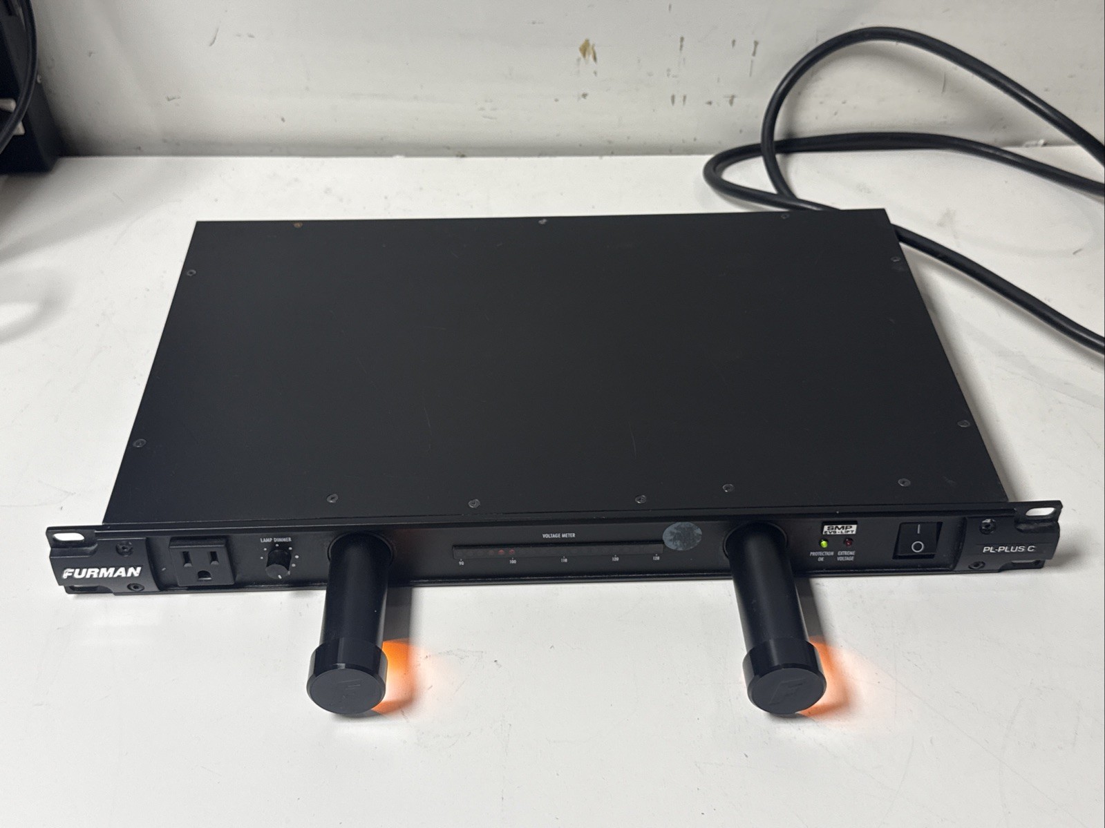 Furman PL-PLUSC Power Conditioner with Lights Voltmeter