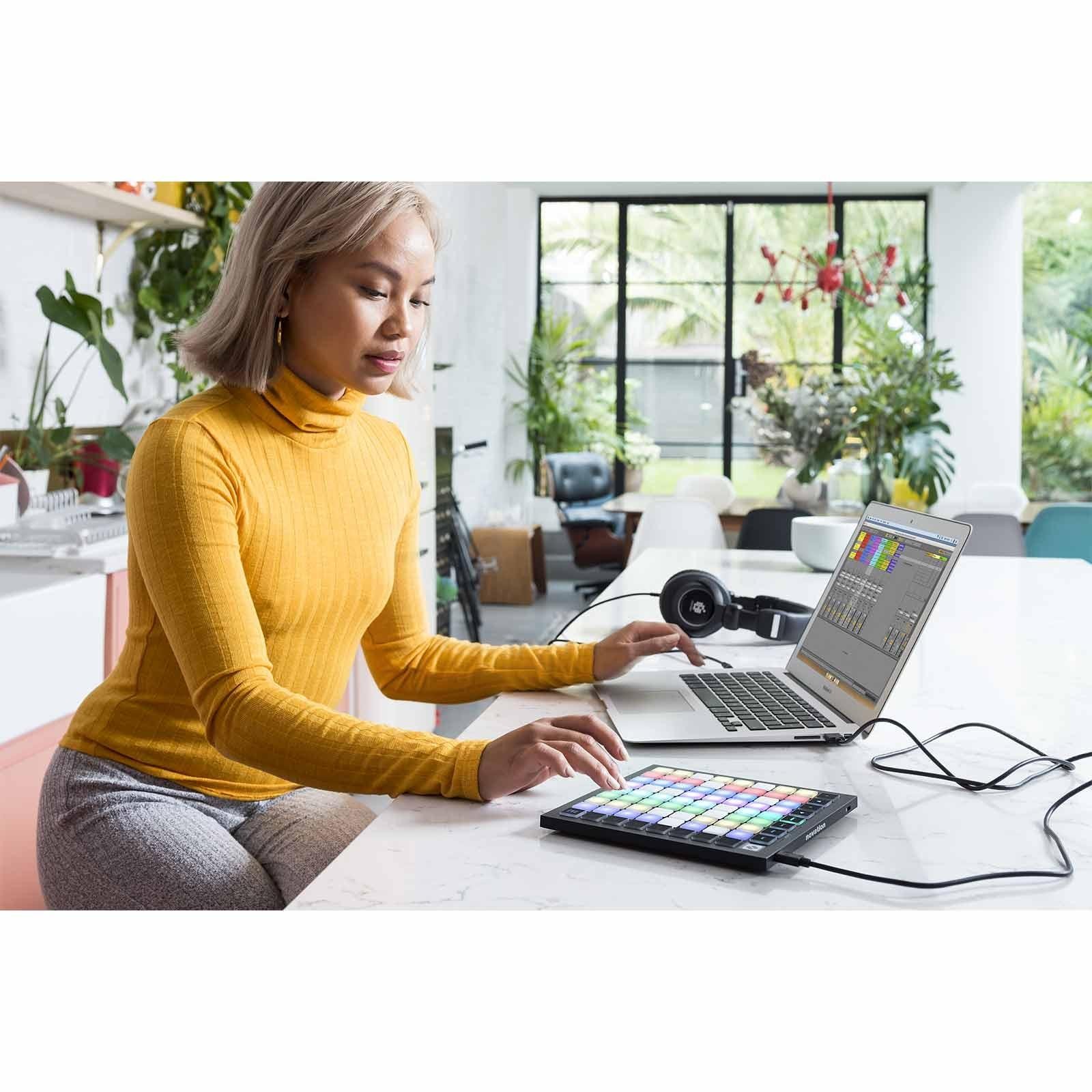 Novation Launchpad Mini MK3 Grid 64 RGB Pad Controller for Ableton Live