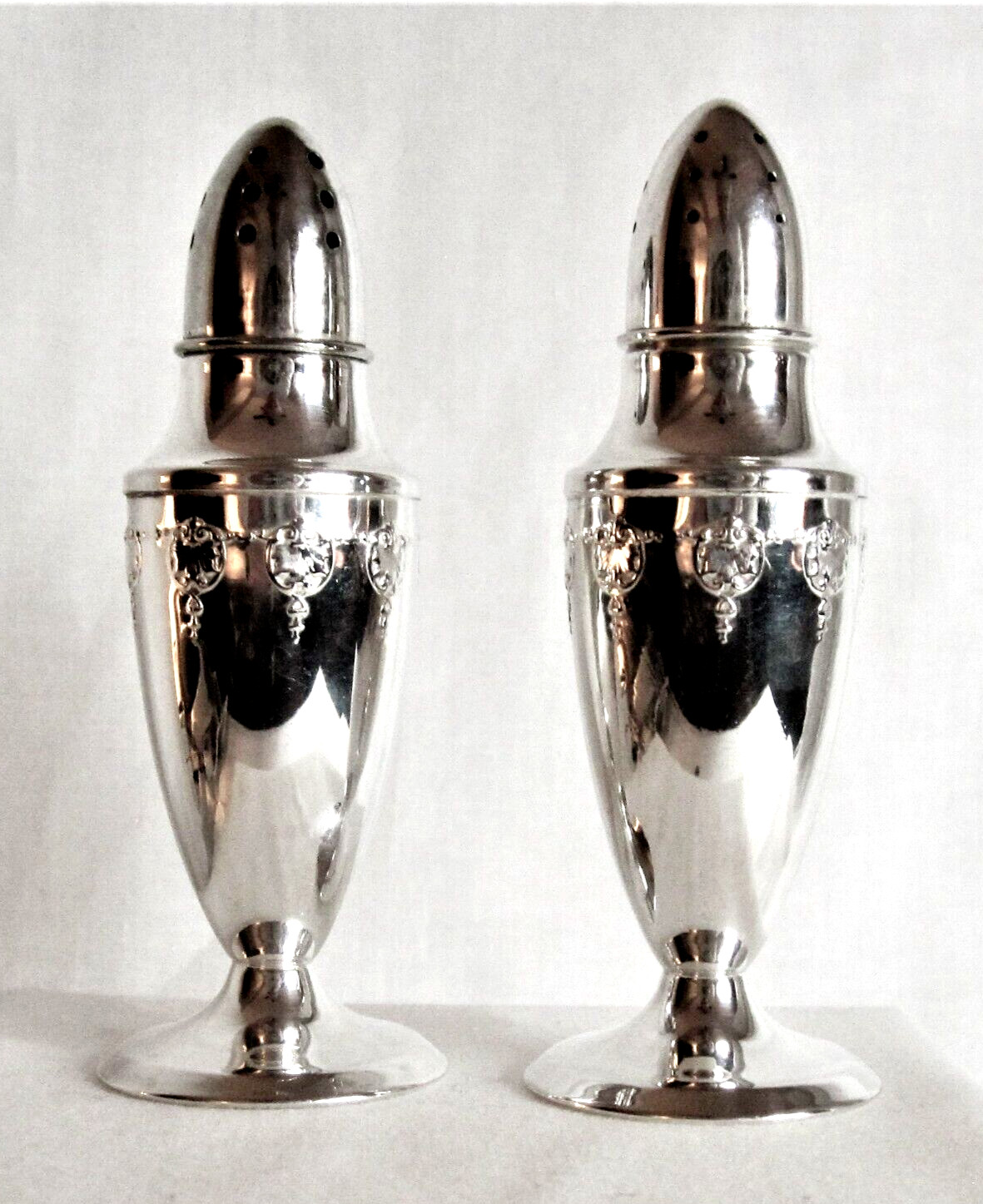 Vintage W.B. MFG Co. Silver Plated Salt & Pepper Shakers- 2884- USA