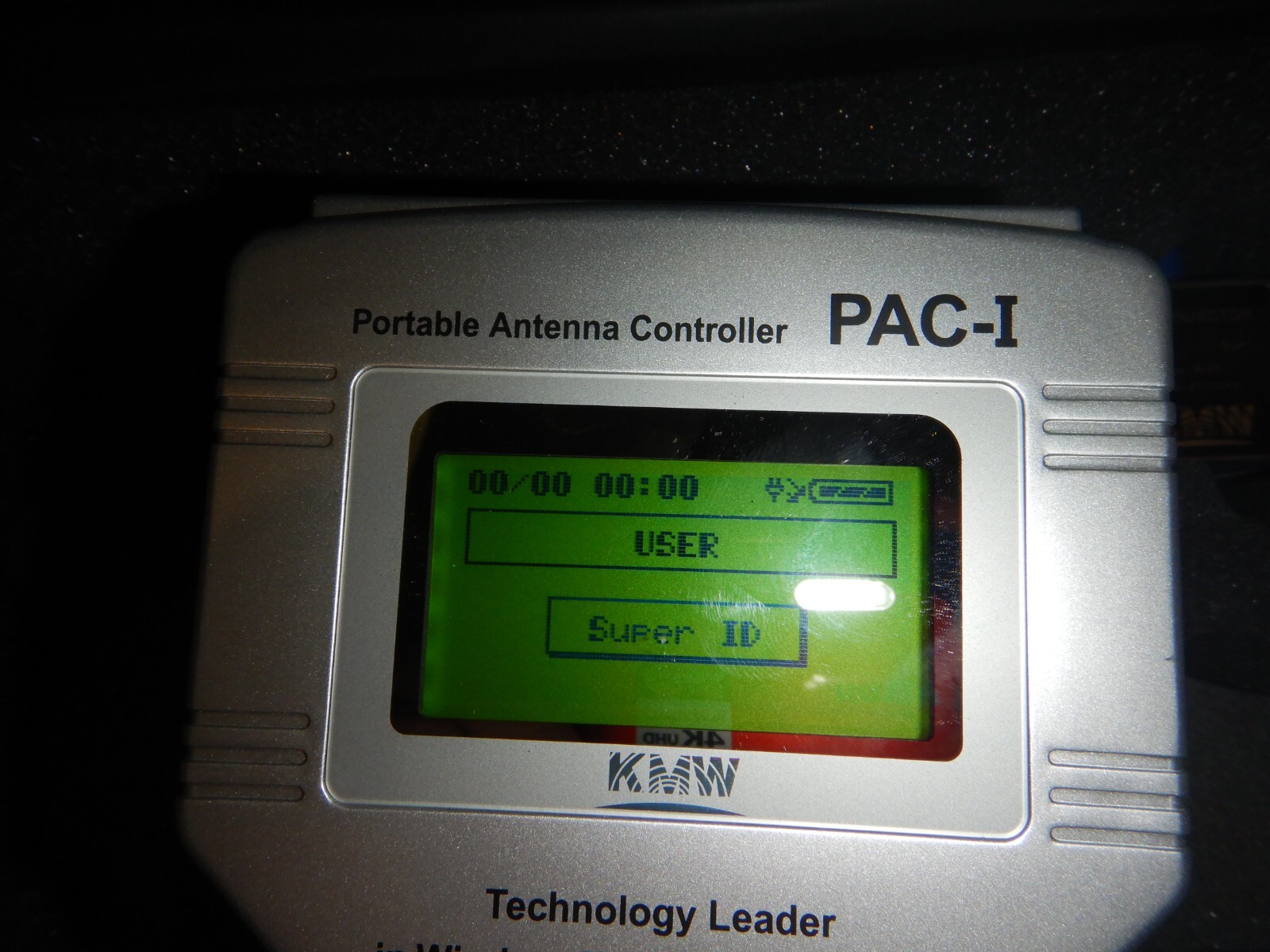 KMW PAC-I PORTABLE ANTENNA CONTROLLER KIT_USED