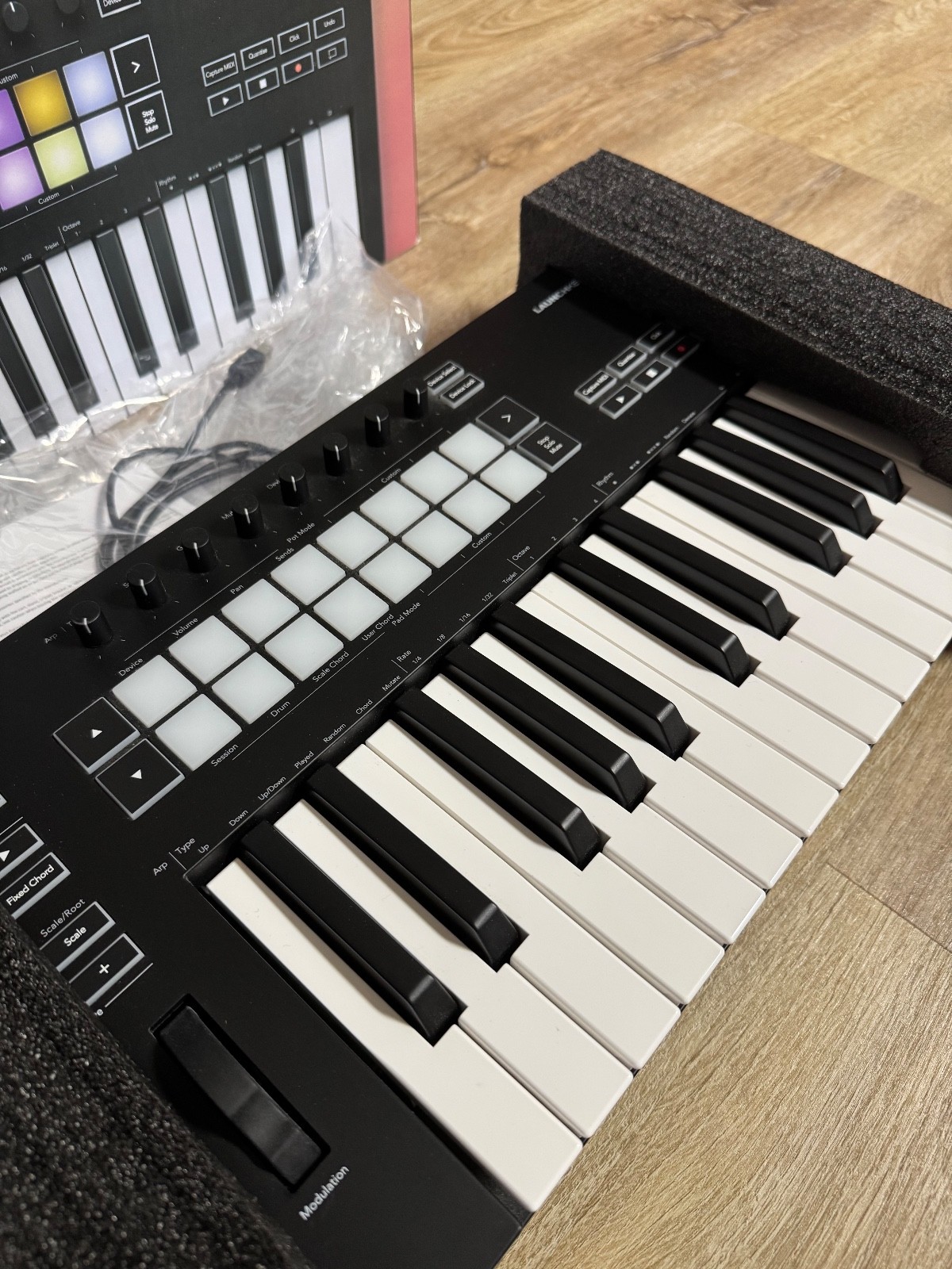 Novation Launchkey 25 Black *Great Condition* *Almost-Brand New*
