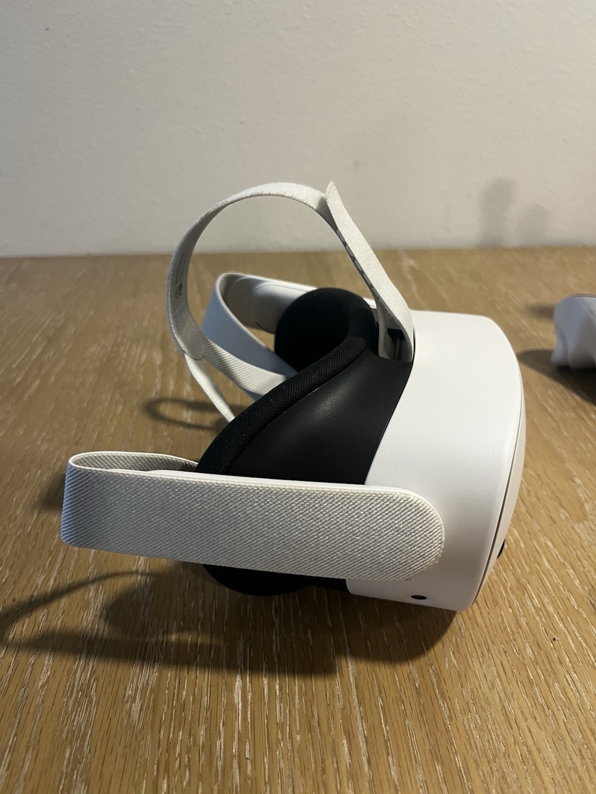 Meta Quest 3s Standalone VR Headset White w/ Touch Controllers