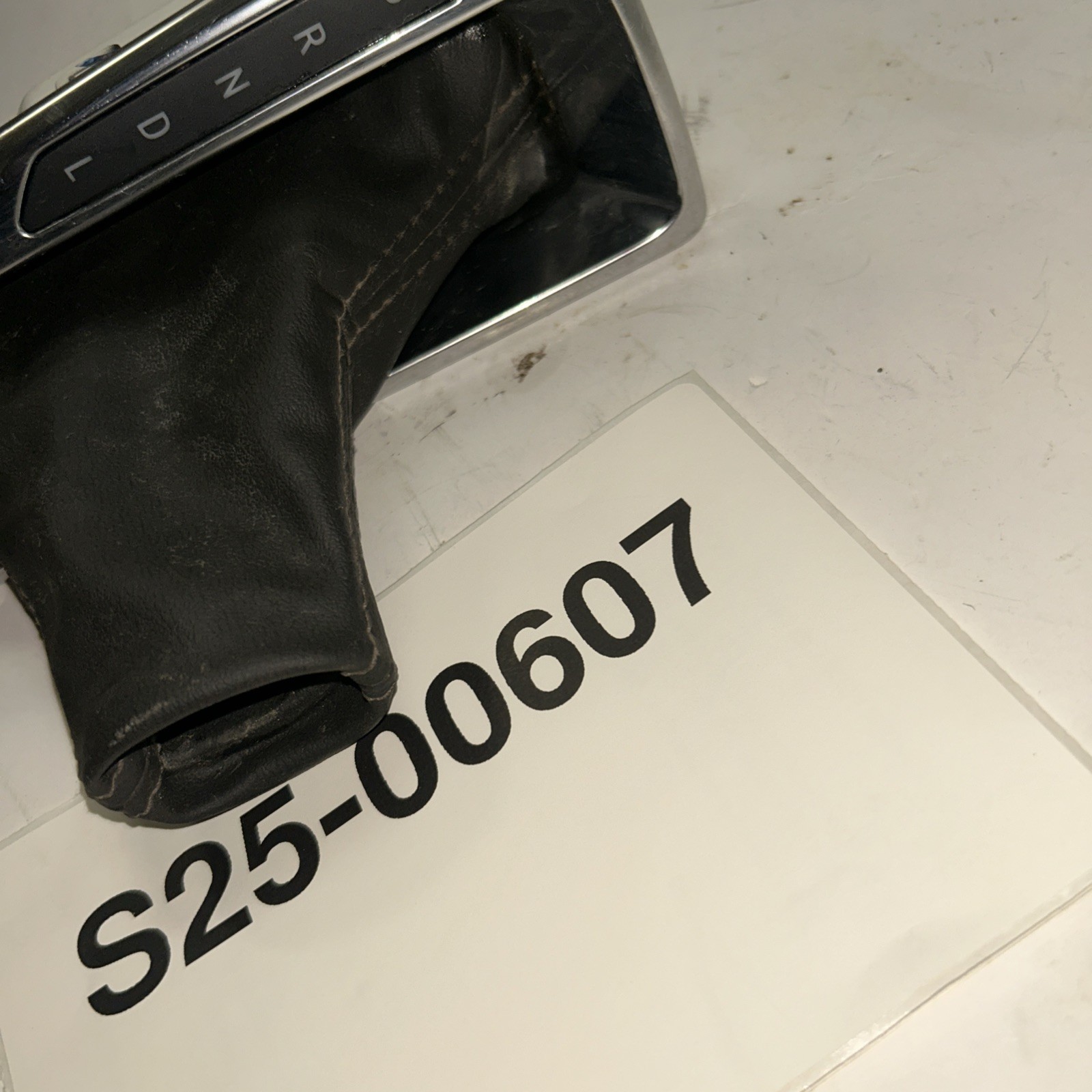 2024 CHEVROLET TRAX CONSOLE SHIFT SHIFTER GEAR POSITION INDICATOR & BOOT OEM
