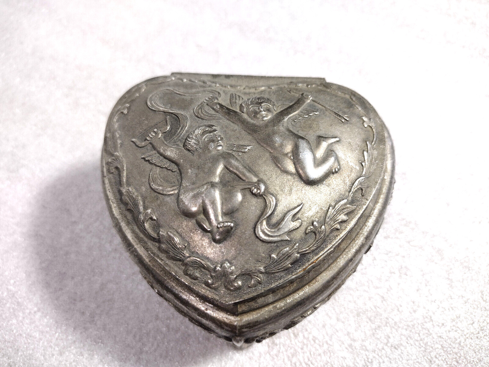 Vintage Heart Shaped Metal Trinket Box Angels Cherubs Silver Metal Made In Japan
