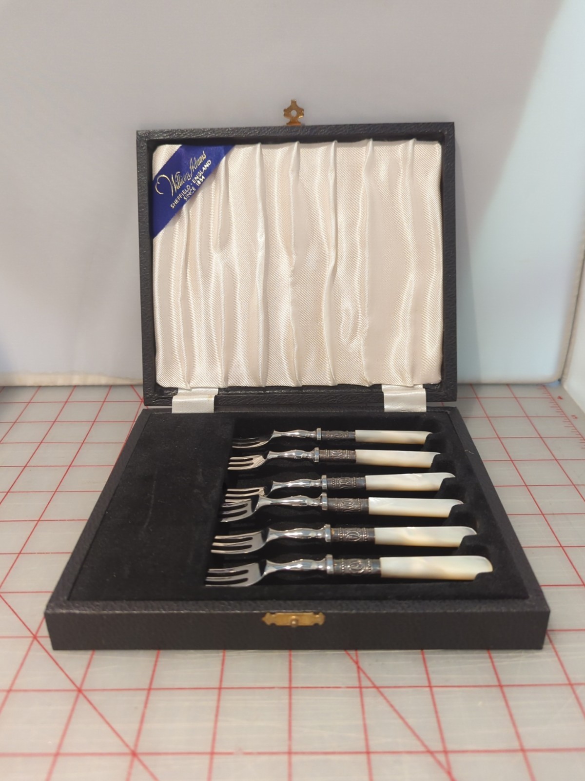 Victorian Set of  6 Silver Plated Mother of Pearl Handled Dessert Forks Antique
