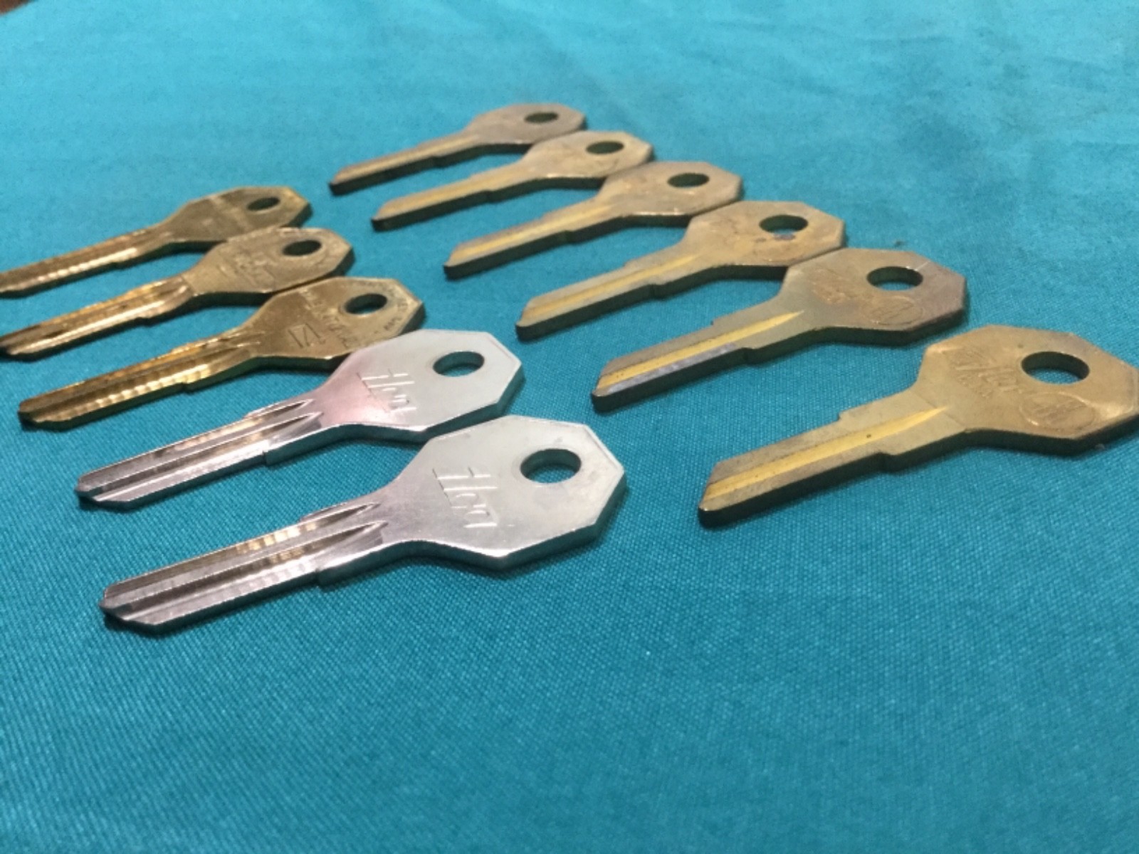 Automotive T2 Key Blanks by Taylor, National, & Ilco, Set of 11 - Locksmith