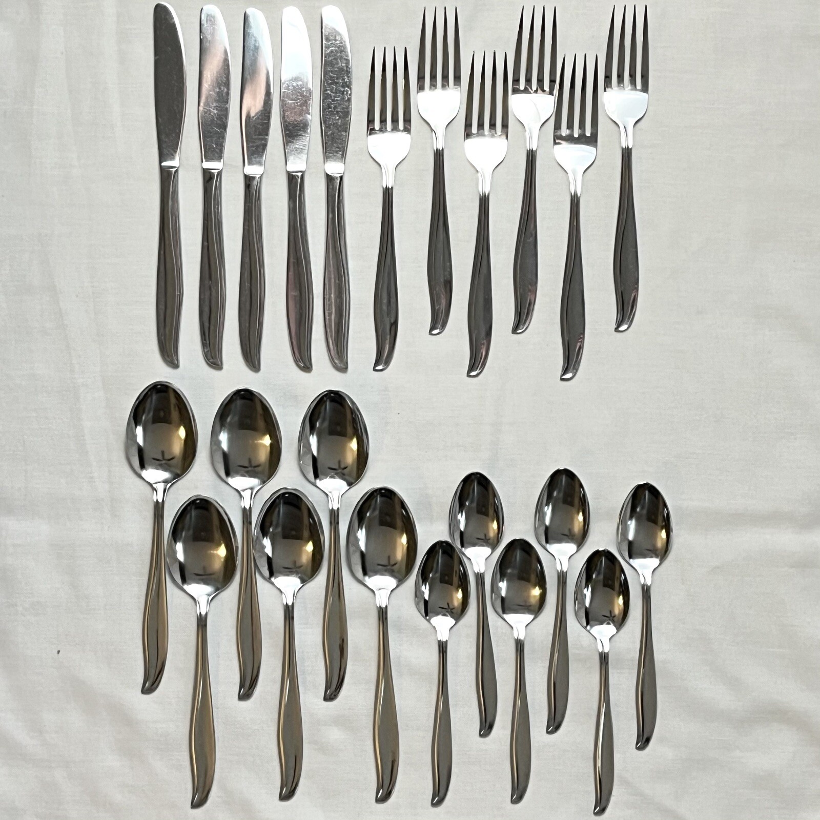 Vintage Lot of 23 Pcs Valiant Japan Stainless Steel Flatware Knife/Fork/Spoon