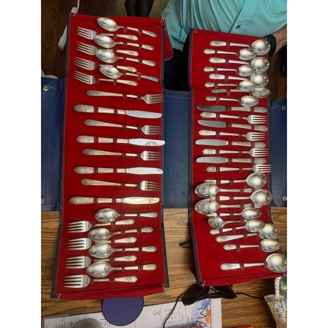 Wm Rogers Mfg Co Silverplate Flatware Set Memory Floral Pattern 50+ Pieces Case