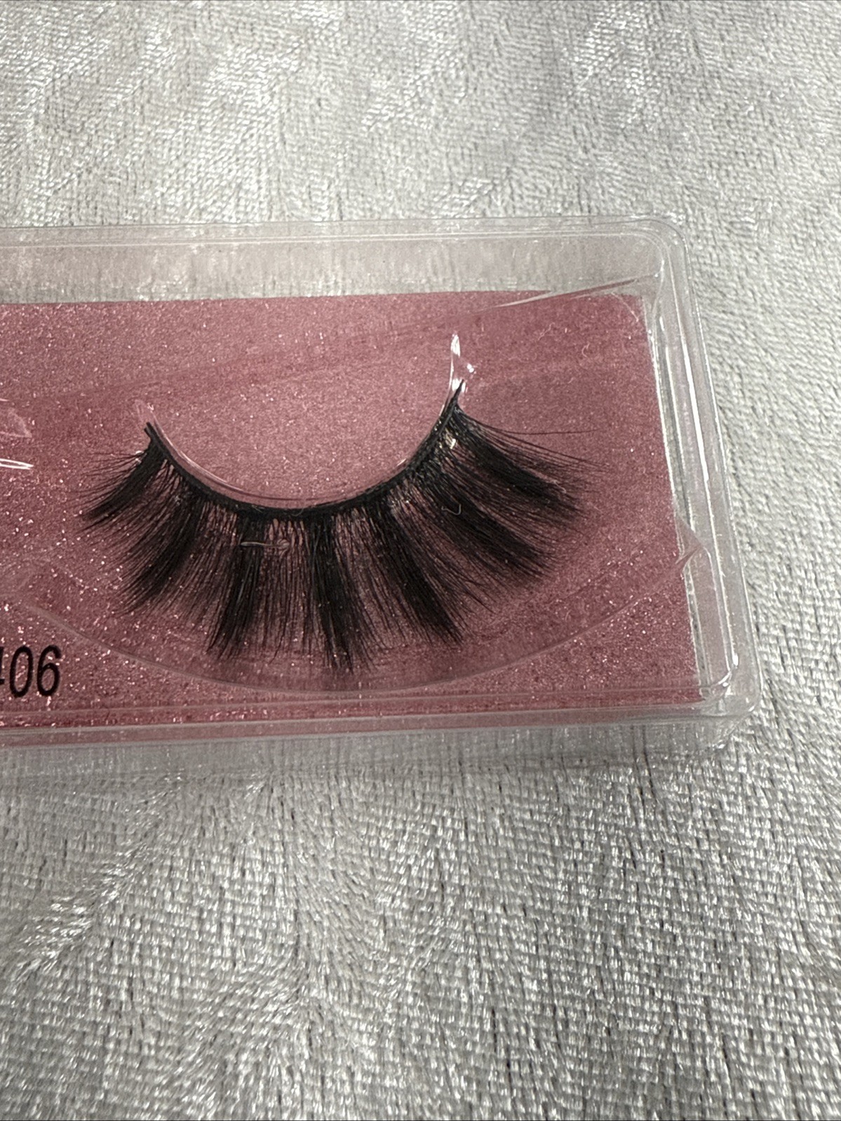 false eyelashes #406