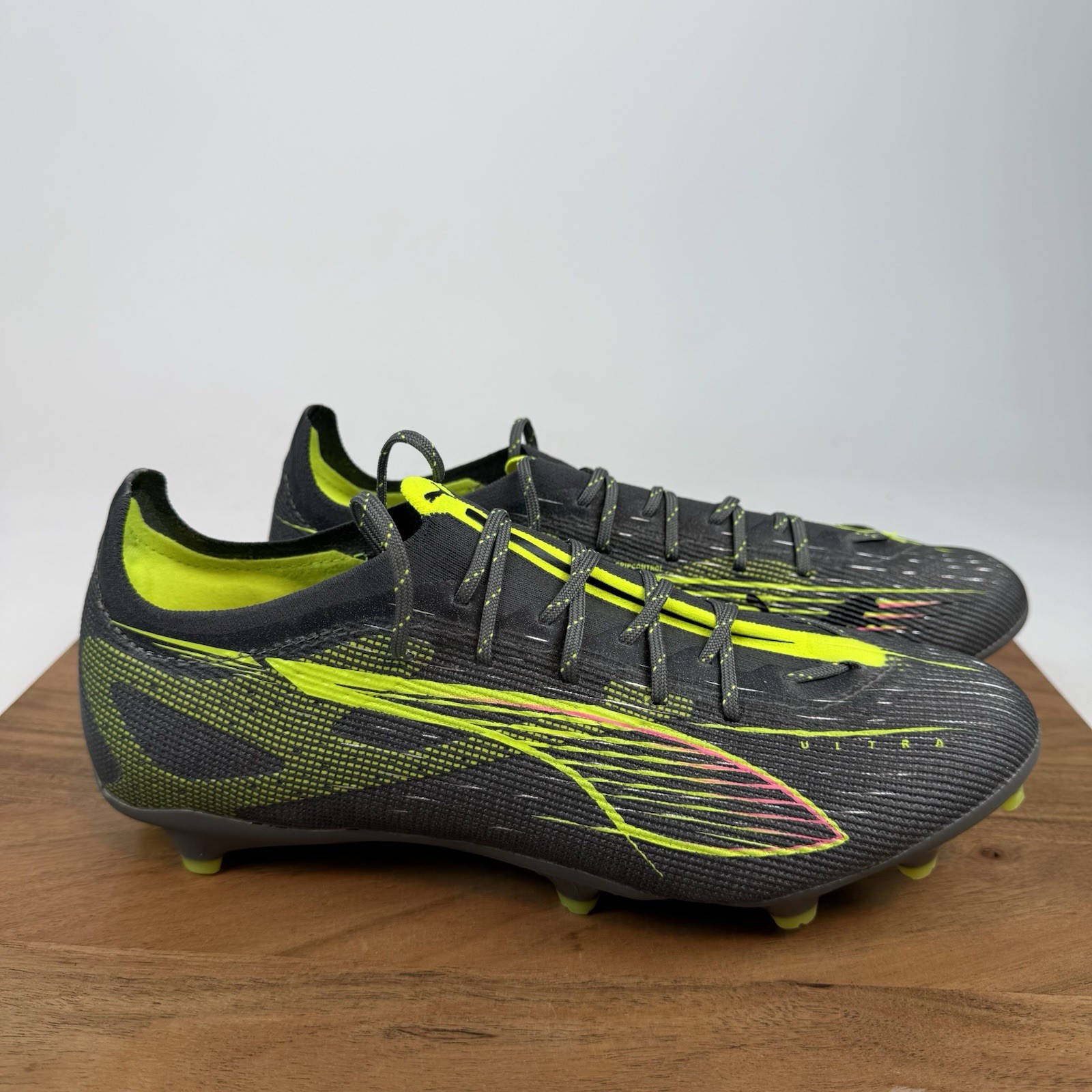 New NWOB Mens Puma Ultra 5 Ultimate FG Firm Ground Athletic Soccer Cleats 11.5 D