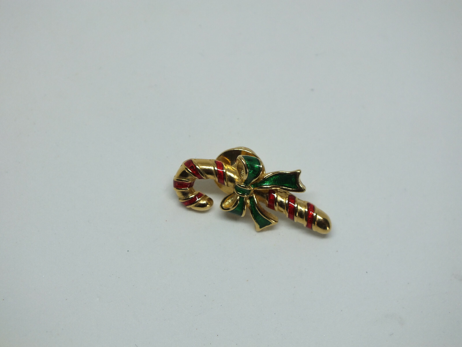 Beautiful Brooch Pin Christmas Candy Cane Gold Tone Red Green Enamel 1 1/4x1/2"