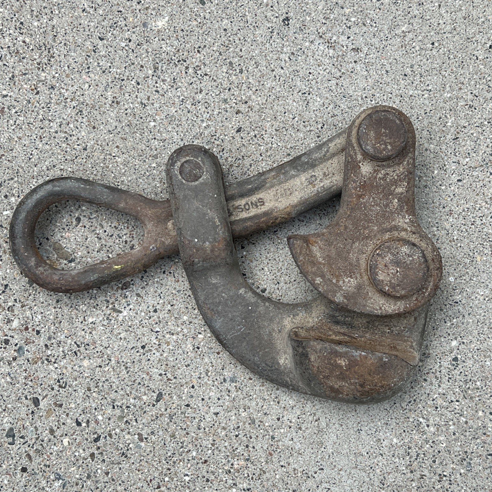 Klein Tools Haven's Grip CABLE PULL wire puller with Swing Latch 1604-20L