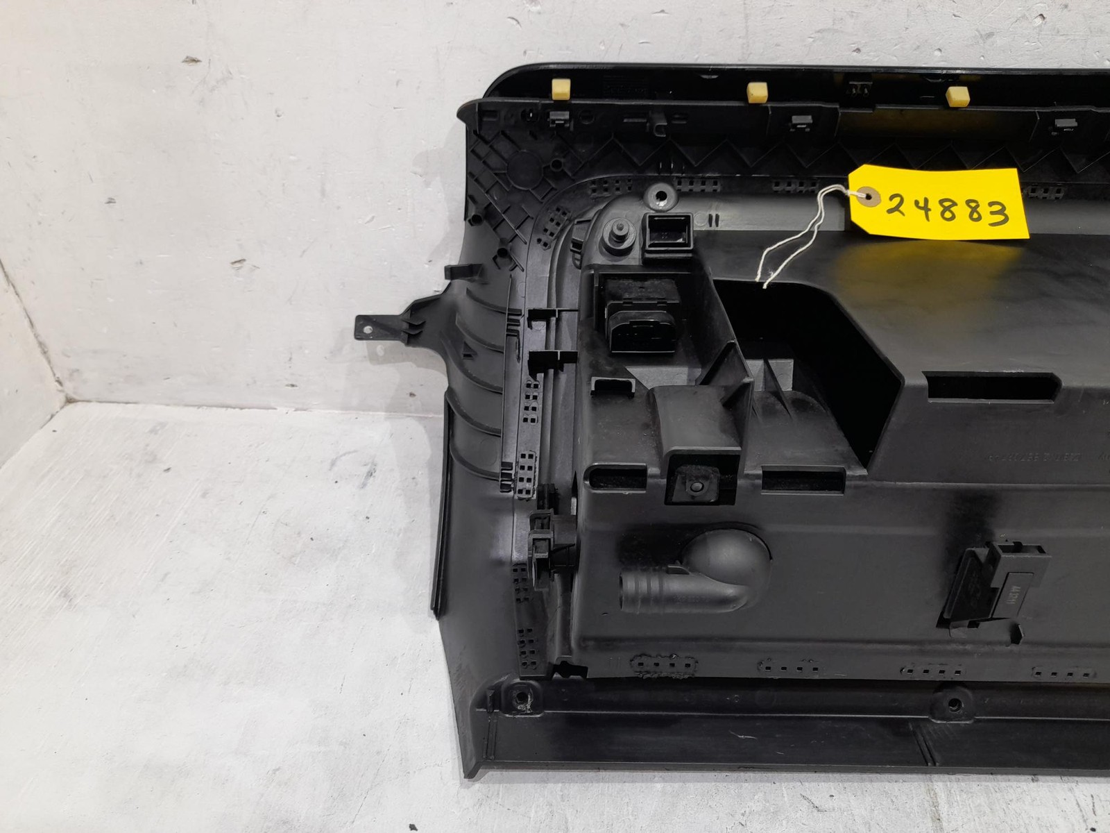 VOLKSWAGEN GOLF 2009-2012 DASH GLOVE BOX STORAGE COMPARTMENT