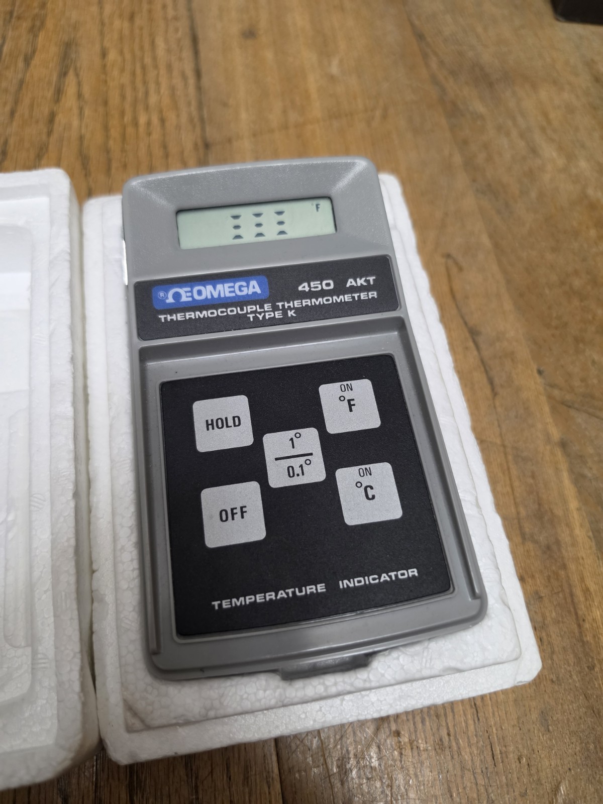 Omega 450-AKT Handheld Digital Thermometer Type K And 450 Series With Manual