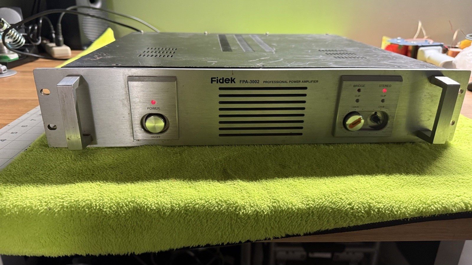 Fidek FPA-3002 300 Watts PC Professional Power Amp Amplifier Works See Pics 🔥🔥