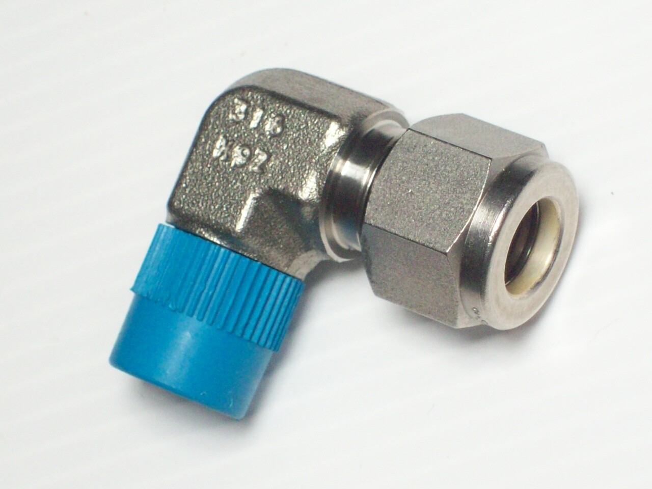 1- Swagelok Stainless Steel Elbow Fitting, 3/8" Tube x 1/4" Male NPT, SS-600-2-4