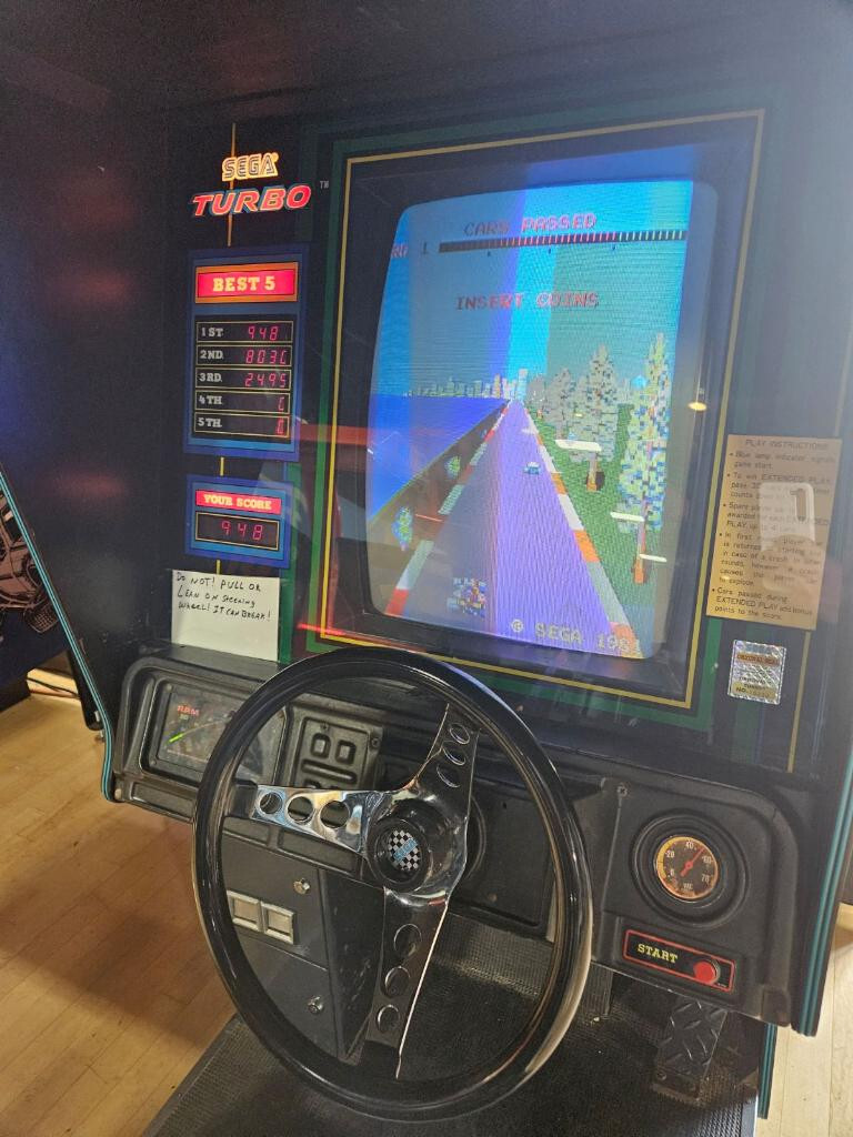 TURBO ARCADE MACHINE by SEGA 1981 (Excellent Condition) *RARE*