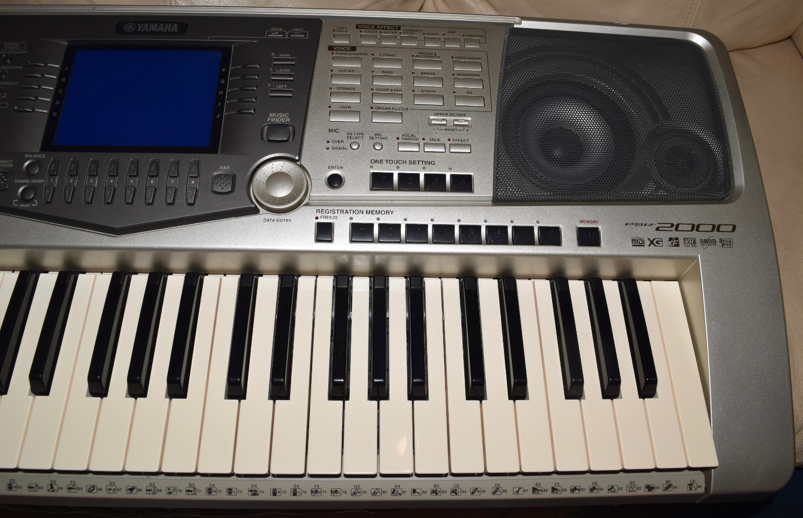Yamaha PSR-2000 Keyboard Workstation