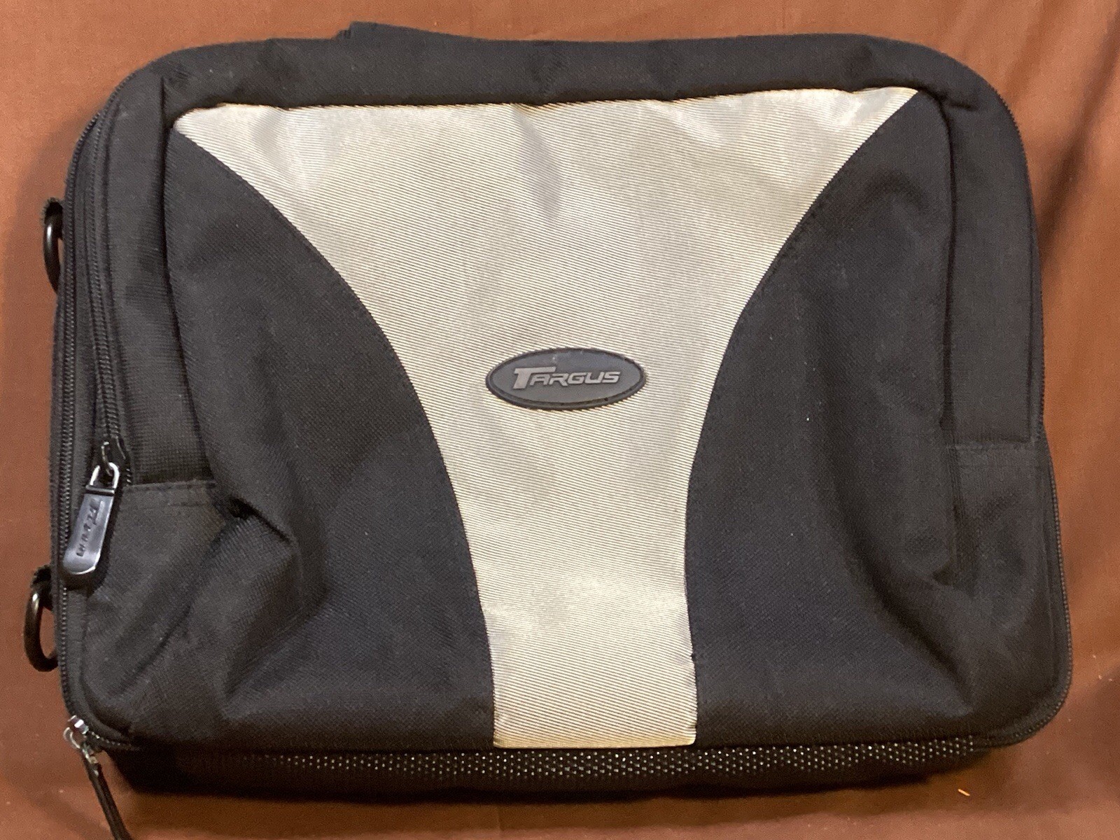 Tarsus Black 12 X 10 Small laptop, tablet, notebook, bag, zippered￼