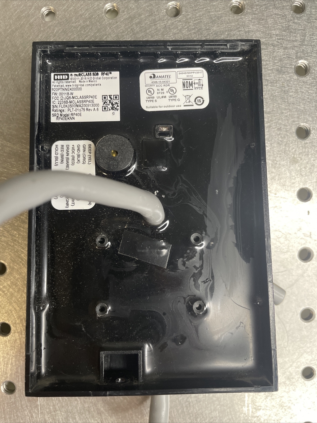 HID 920PTNNEK00000 multiCLASS RP40 Wall Switch Reader - Black (Missing Screw)