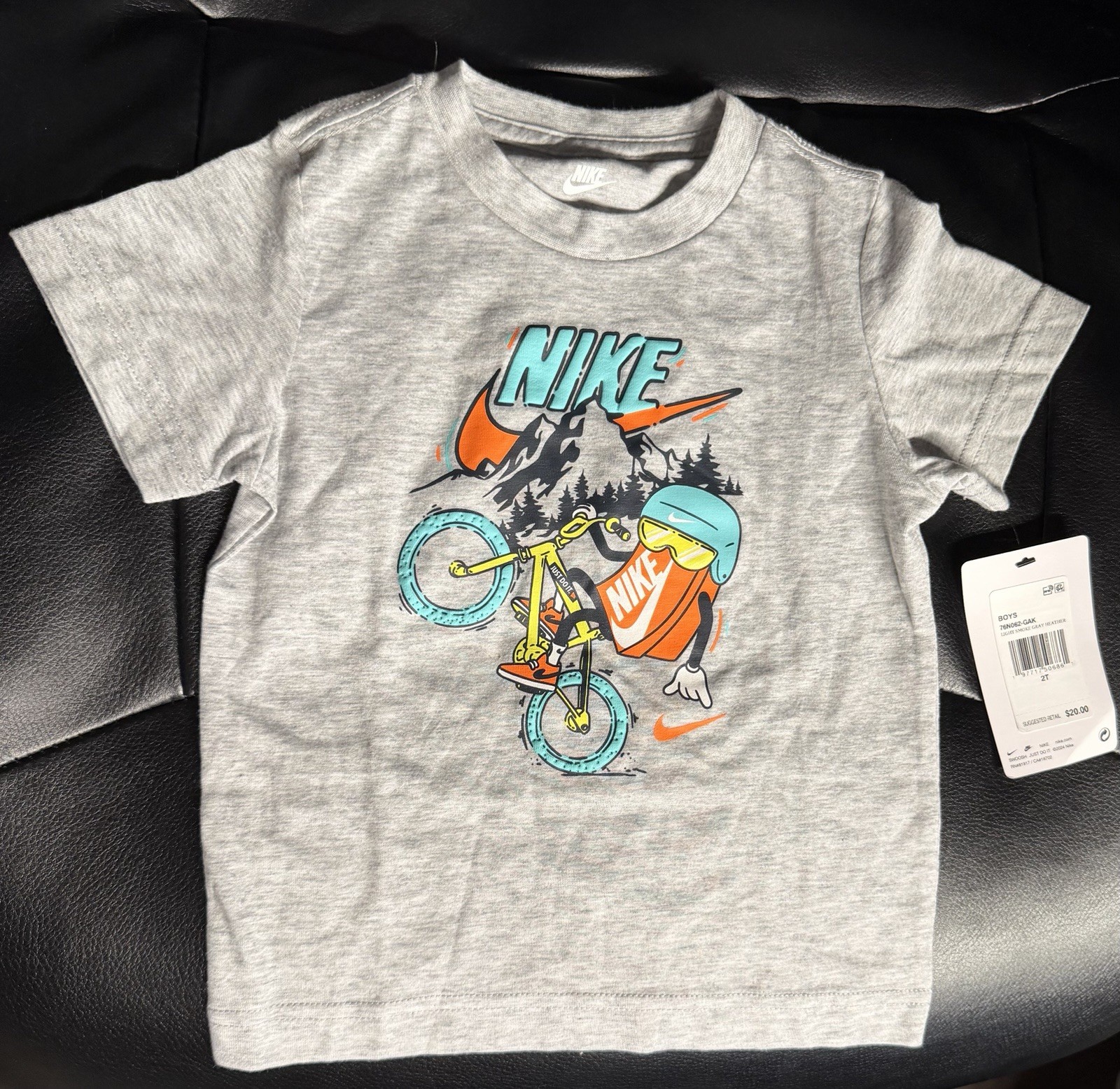 Nike Toddler Graphic T-Shirt 2T Gray    Short Sleeve W/ Shoebox On Bike