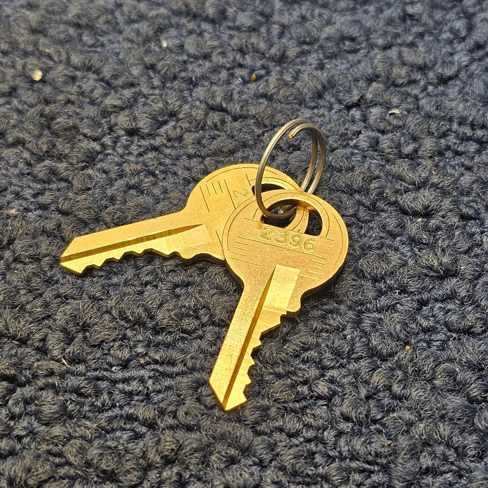 Master Lock 1KA2396: 1-3/4" Wide Laminated Padlock, Keyed Alike