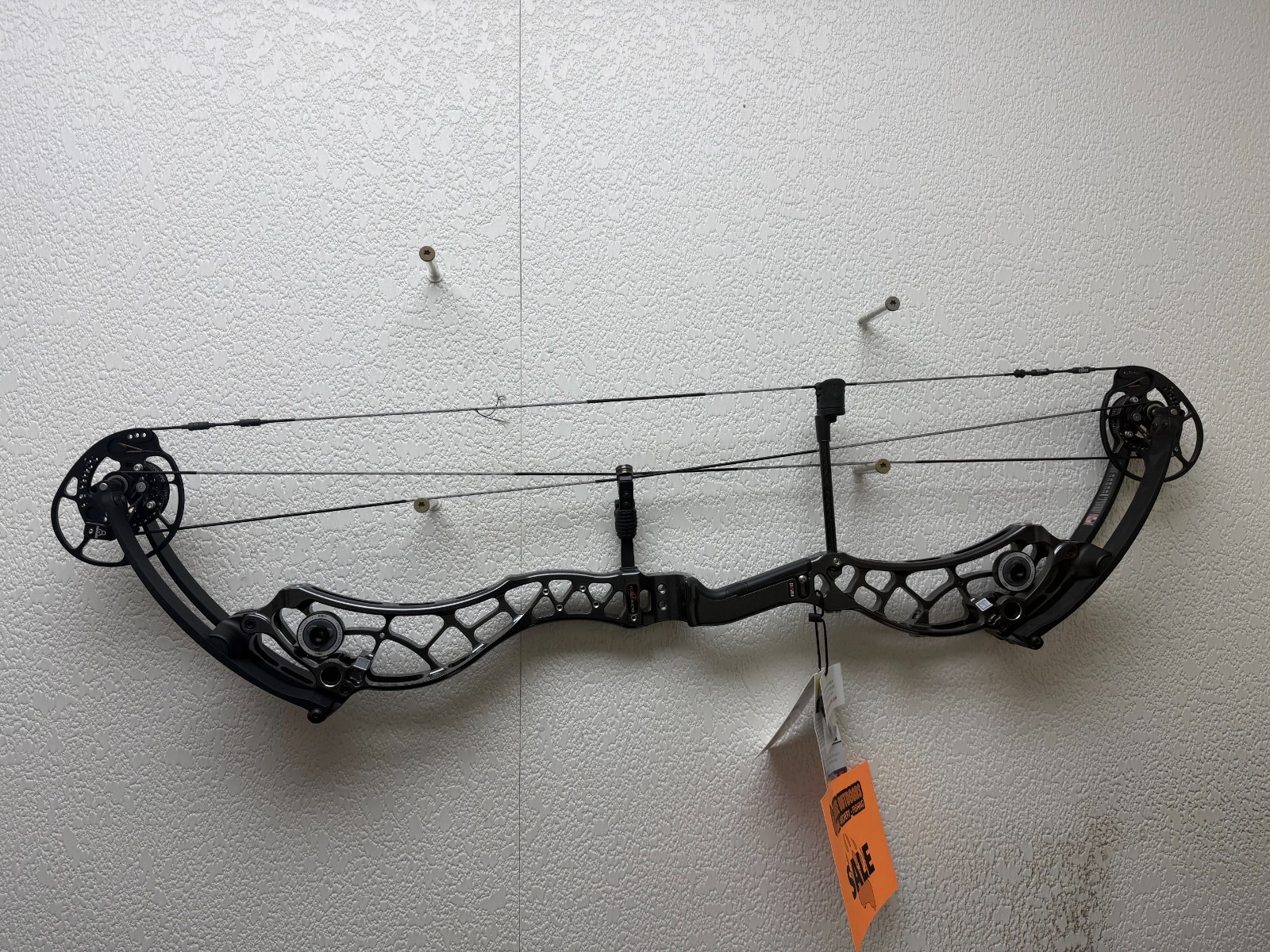 Bowtech Reckoning Gen 2 36 RH 60#