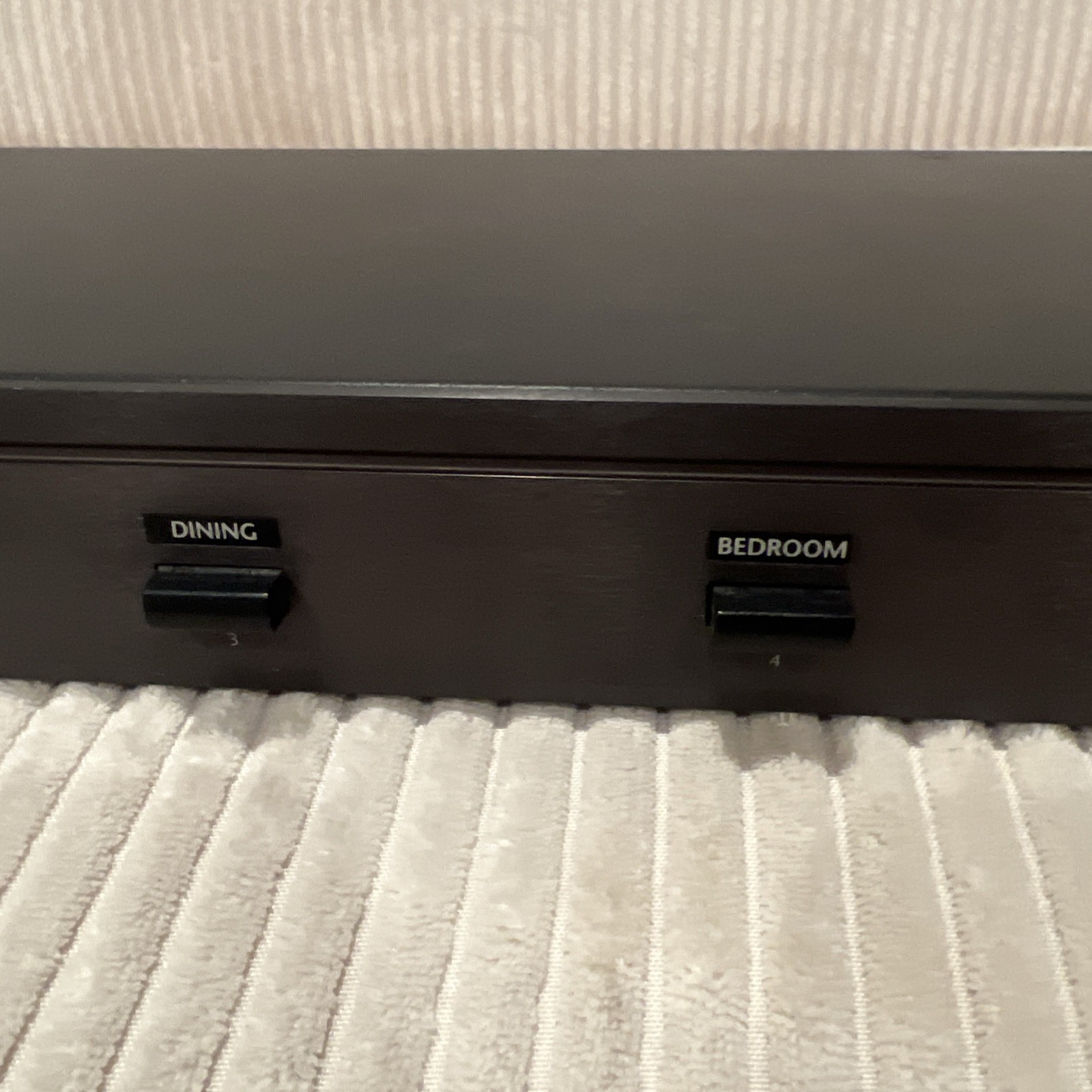 Niles HDL-4 High Definition Speaker Selection System 4 Pair Speaker Selector