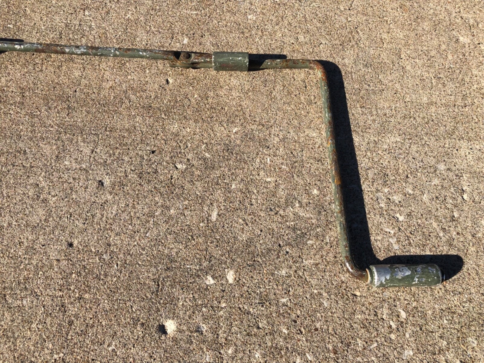 Military Surplus Scissors Jack Folding Handle
