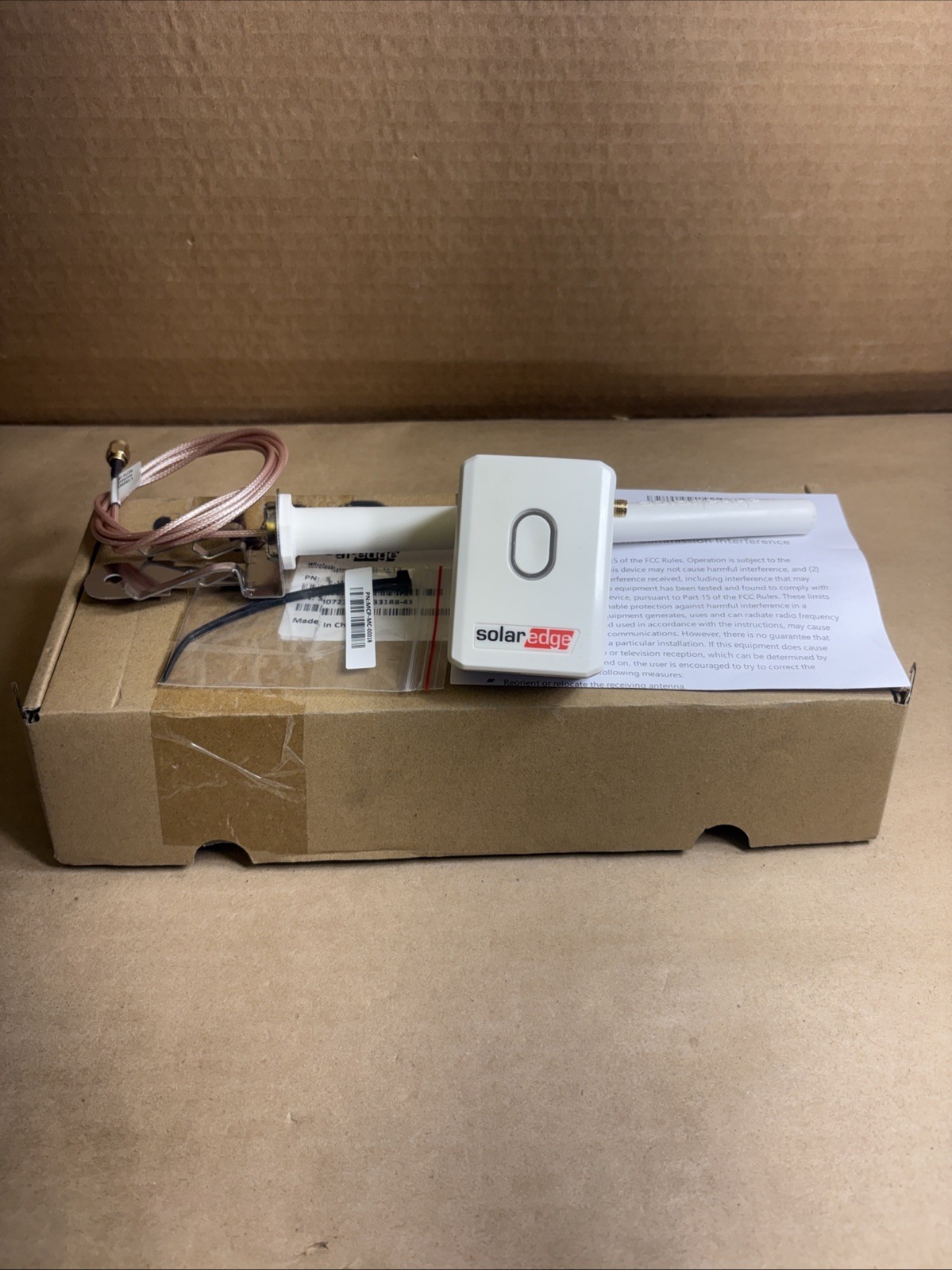 NEW IN BOX: SOLAR EDGE Wireless Gateway & Antenna Kit PN# SE-WFGW-B-S1-NA