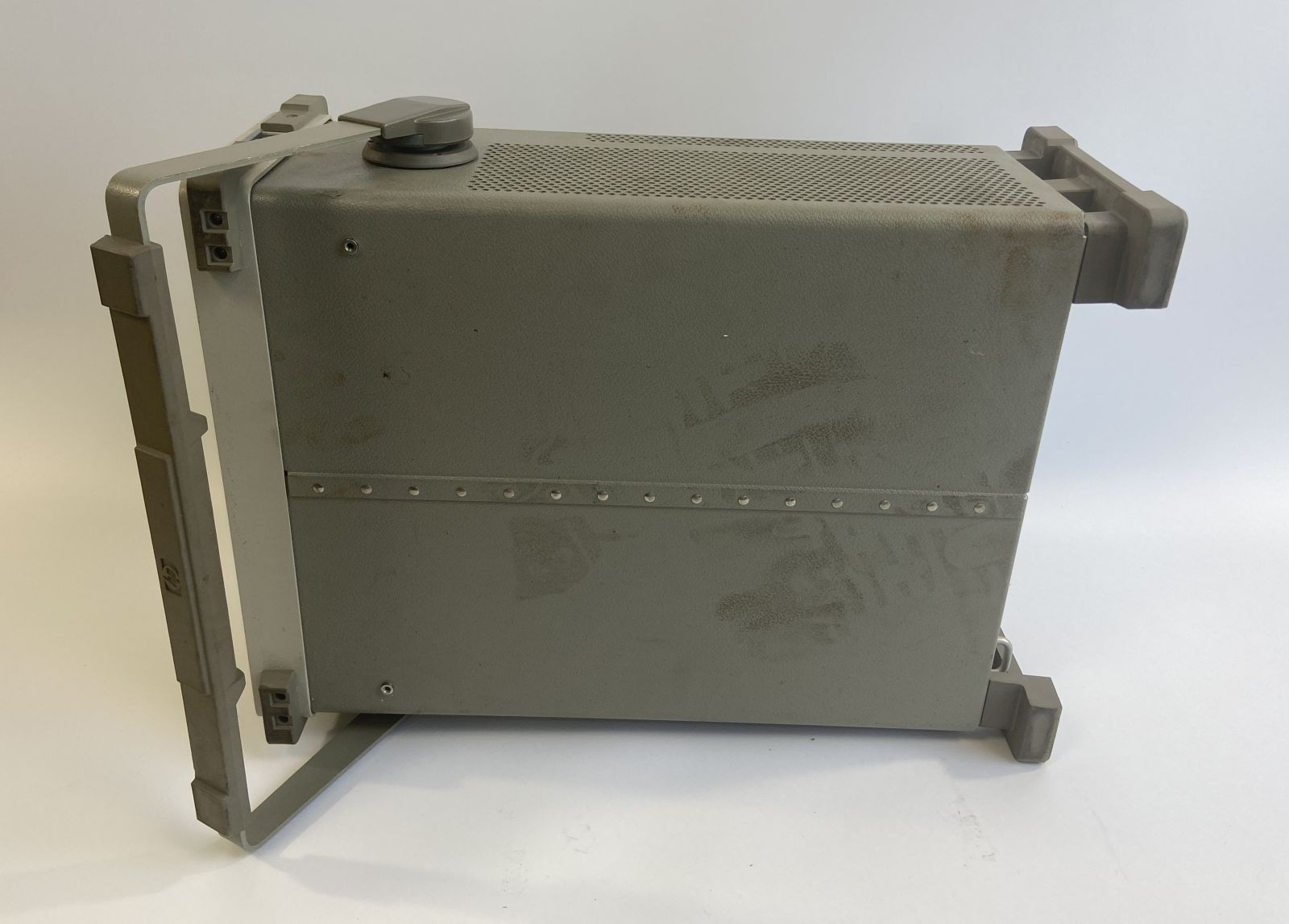 HP 35670A FFT Dynamic Signal Analyzer OPT: 1D2 1D3 1D4 AY6 Delaminated Display