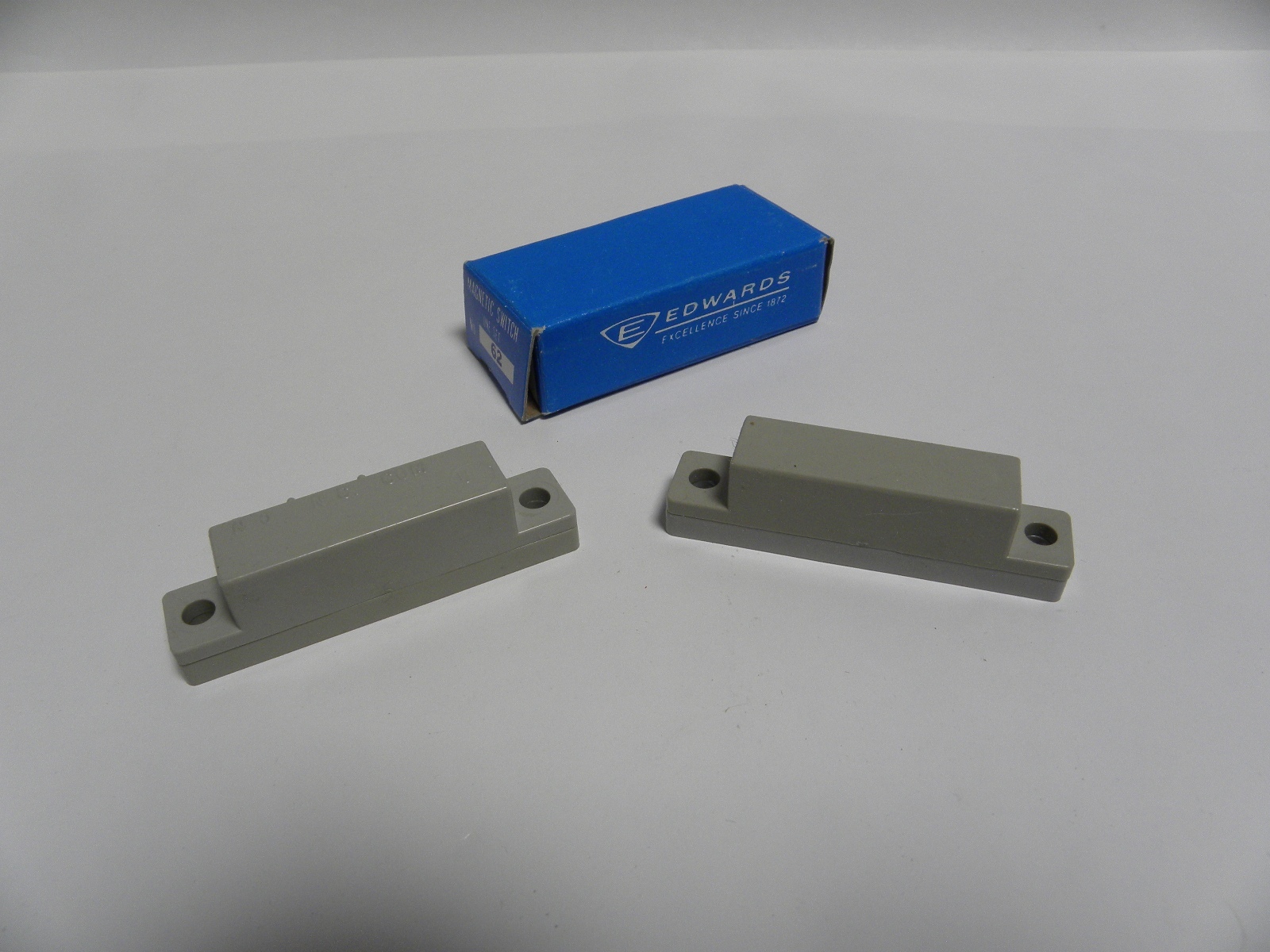 UNUSED Vintage Edwards No. 62 Magnetic Contact Switch (A3)