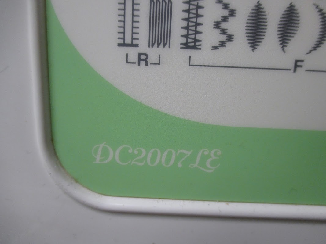 Janome Decor Computer Sewing Machine DC2007LE | Works Great - See Video
