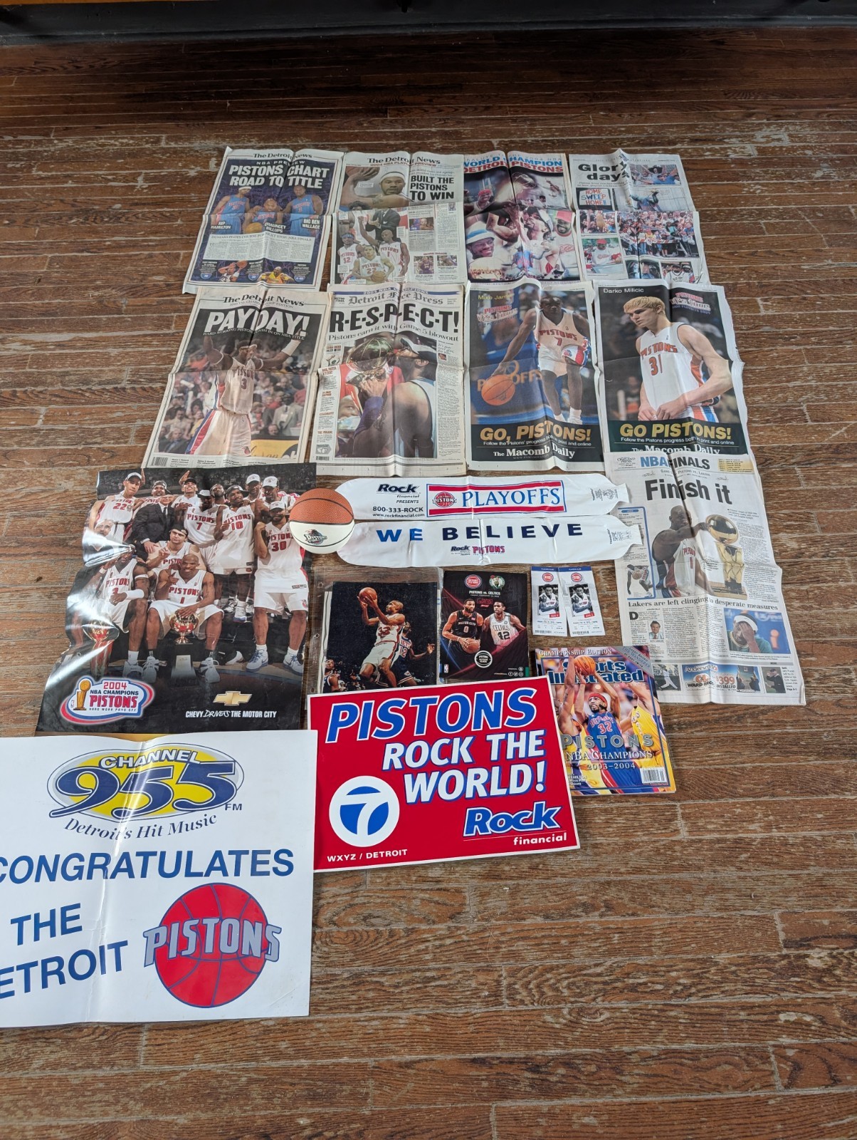 Detroit Pistons NBA Championship Newspaper lot 1989-90 2004 magazine memorabilia
