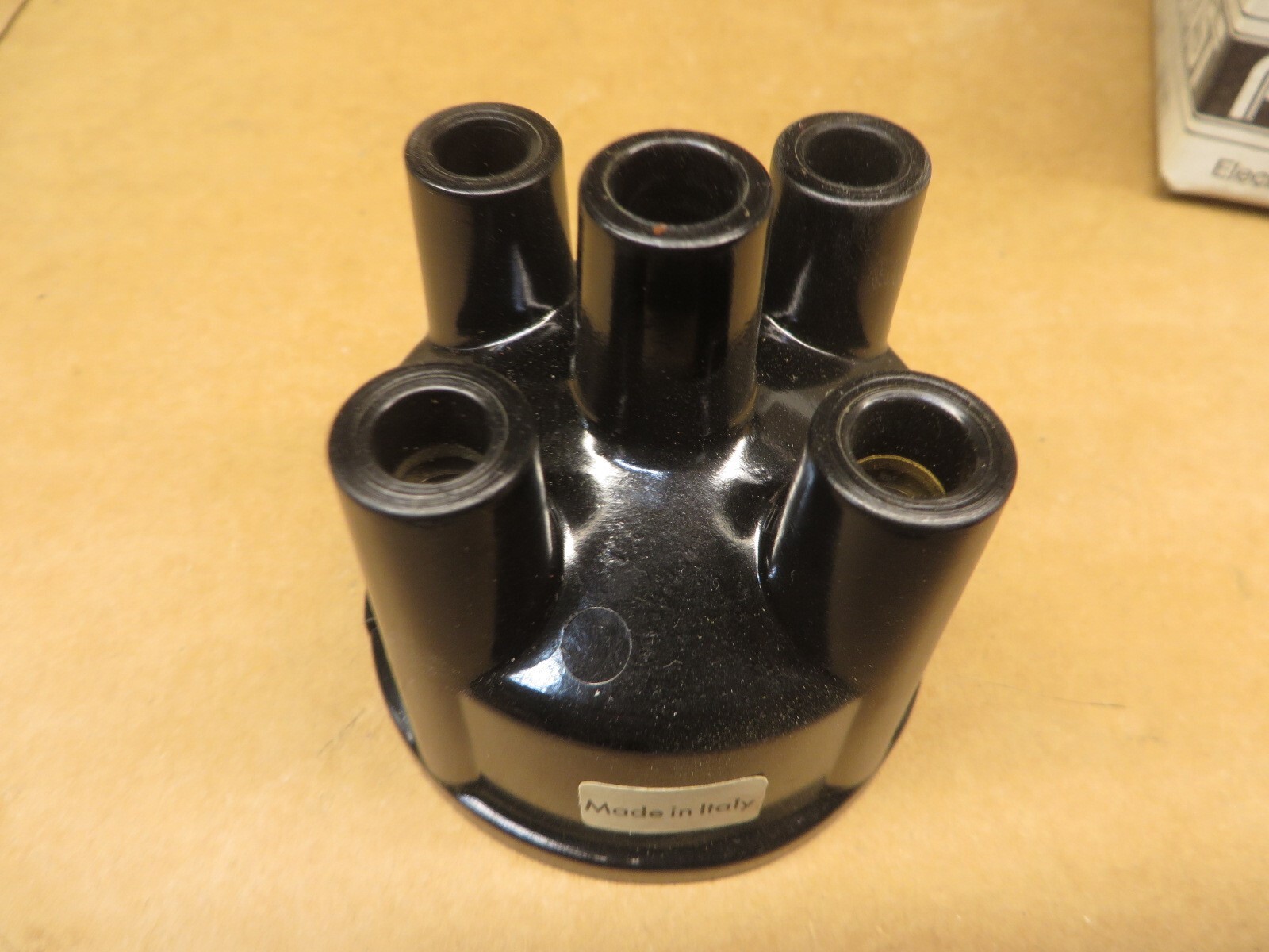 DISTRIBUTOR CAP fits LOTUS, FIAT, PEUGEOT, RENAULT # DU418 vintage new N O S