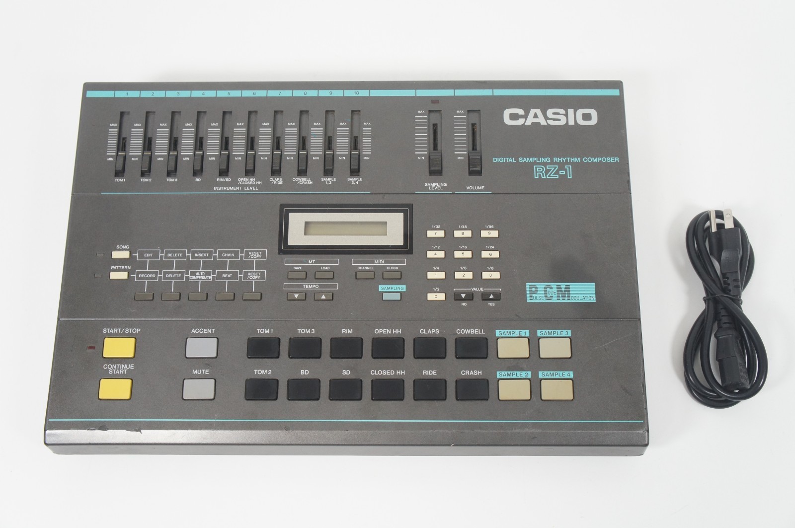 CASIO RZ-1 Drum Machine Vintage 8Bit Lo-Fi Sampler Parallel 10-Out