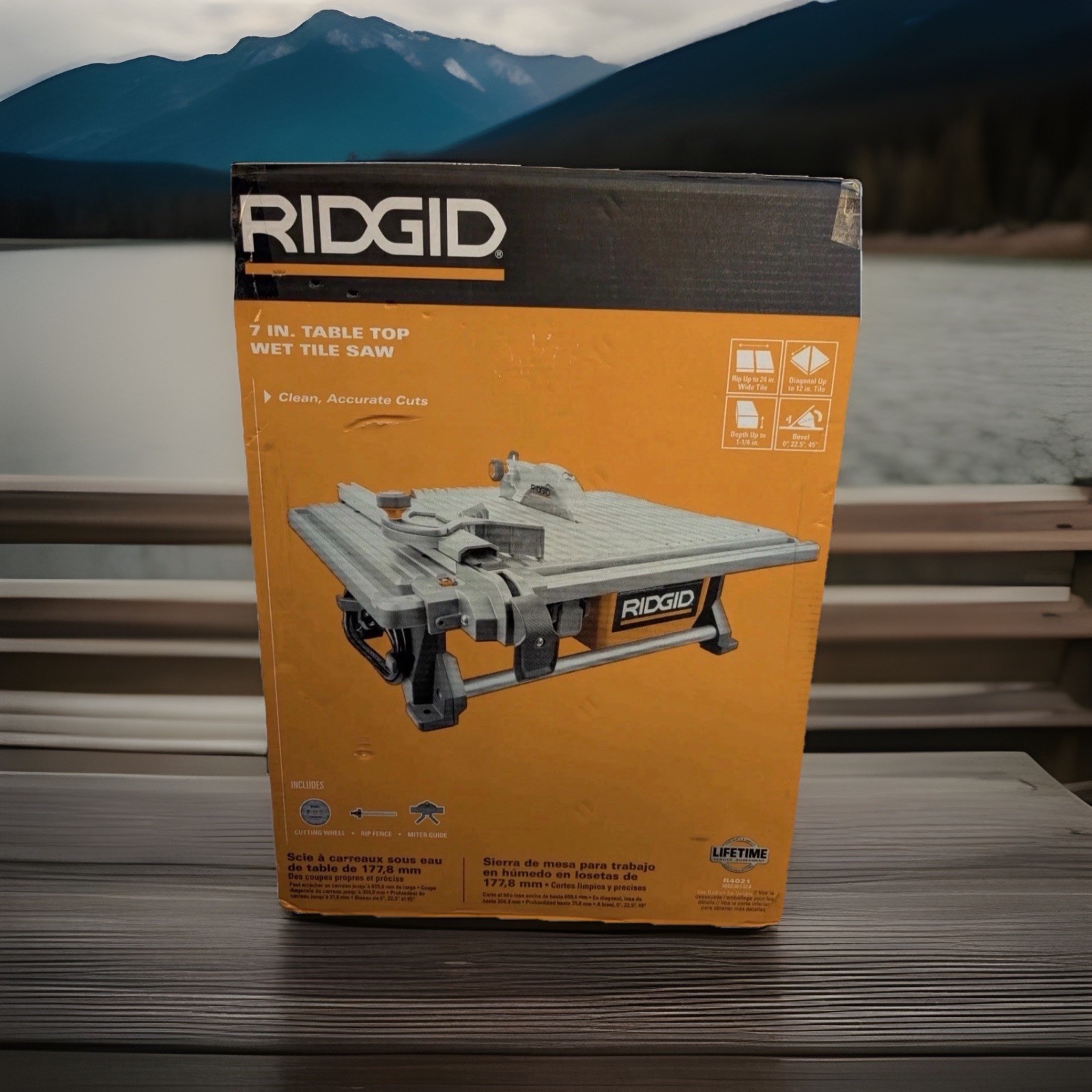 RIDGID R4021 7 inch 6.5Ah Table Top Wet Tile Saw