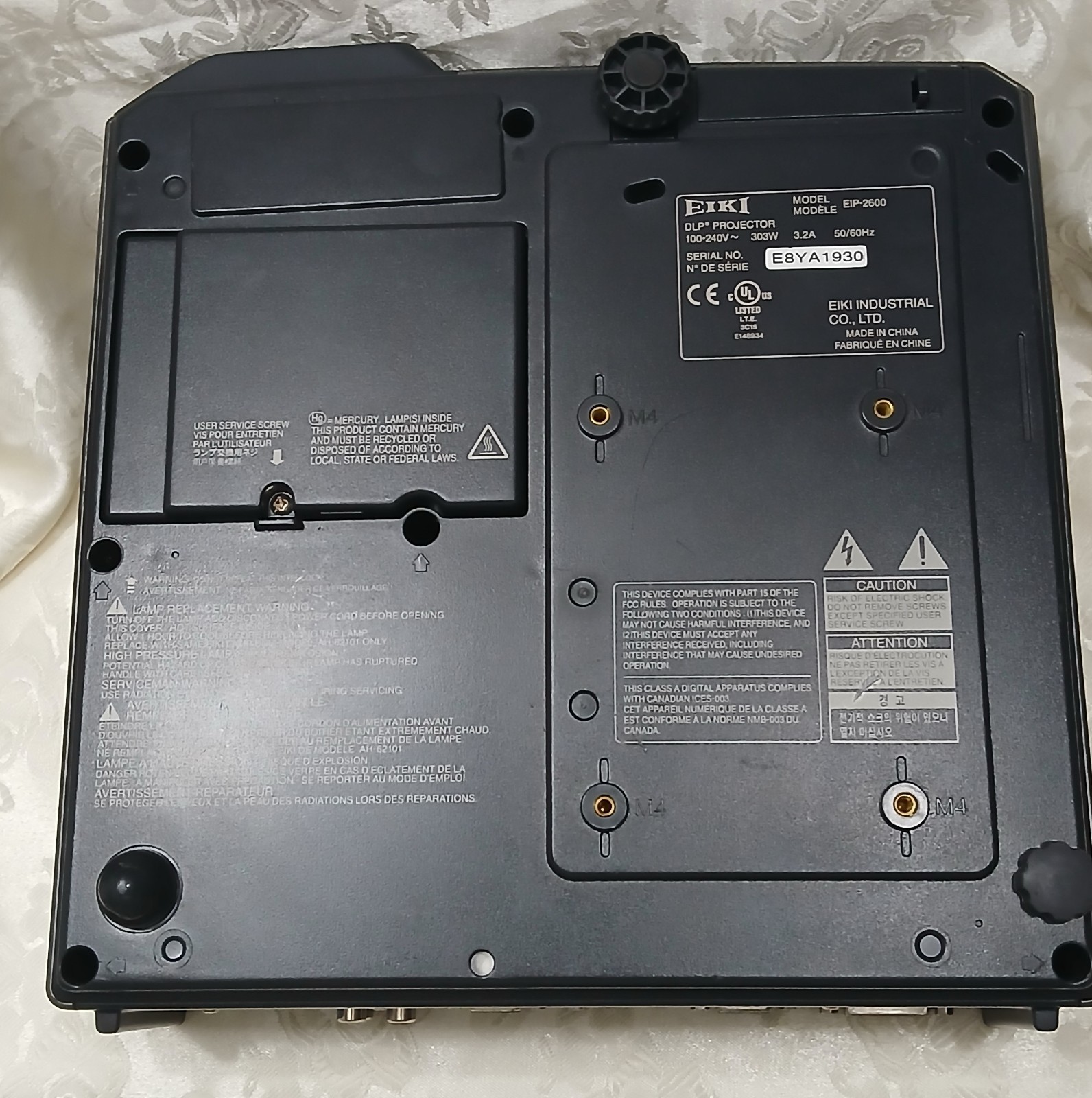 EIKI EIP-2600 DLP Projector