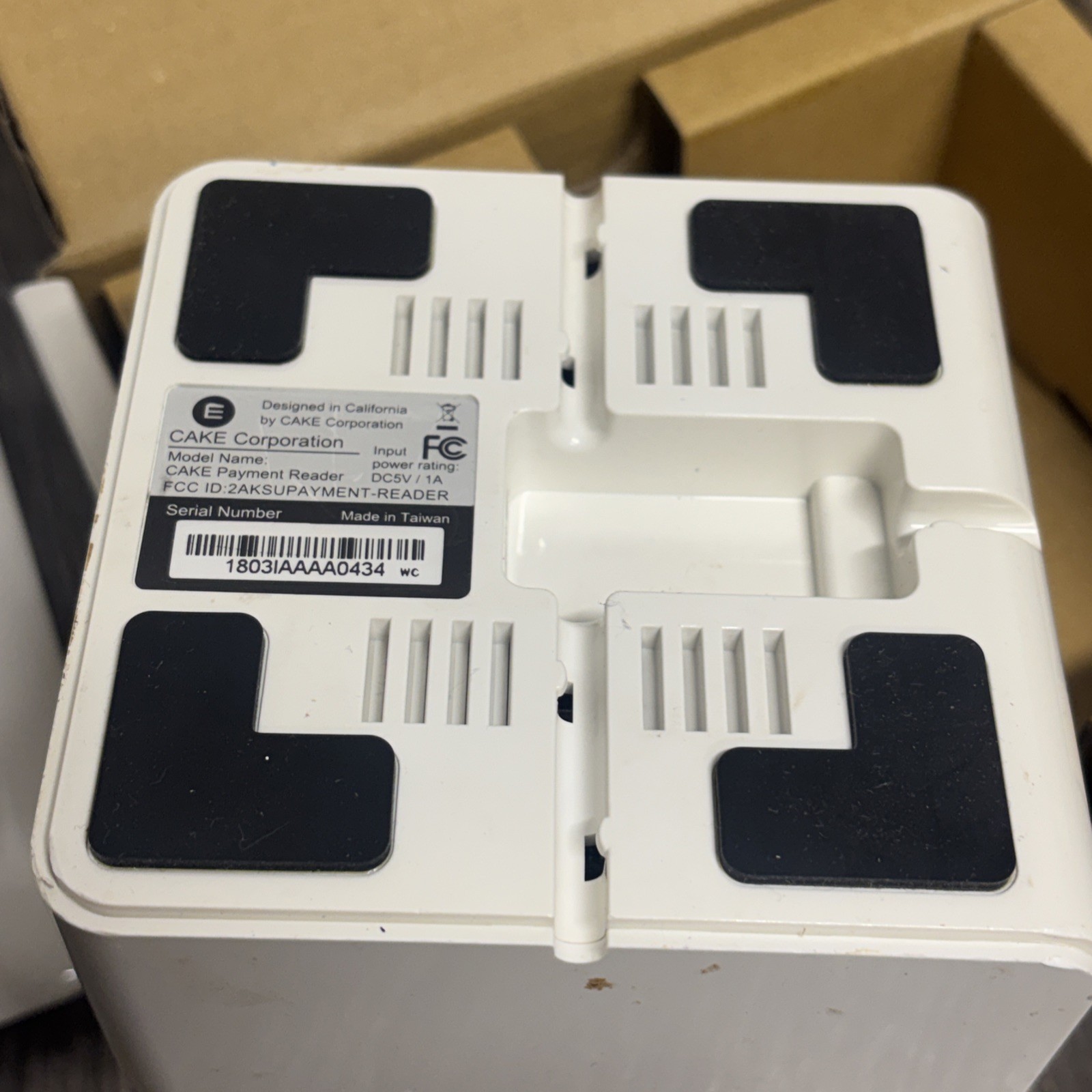 Cake POS v3 System w/card reader White #2o4