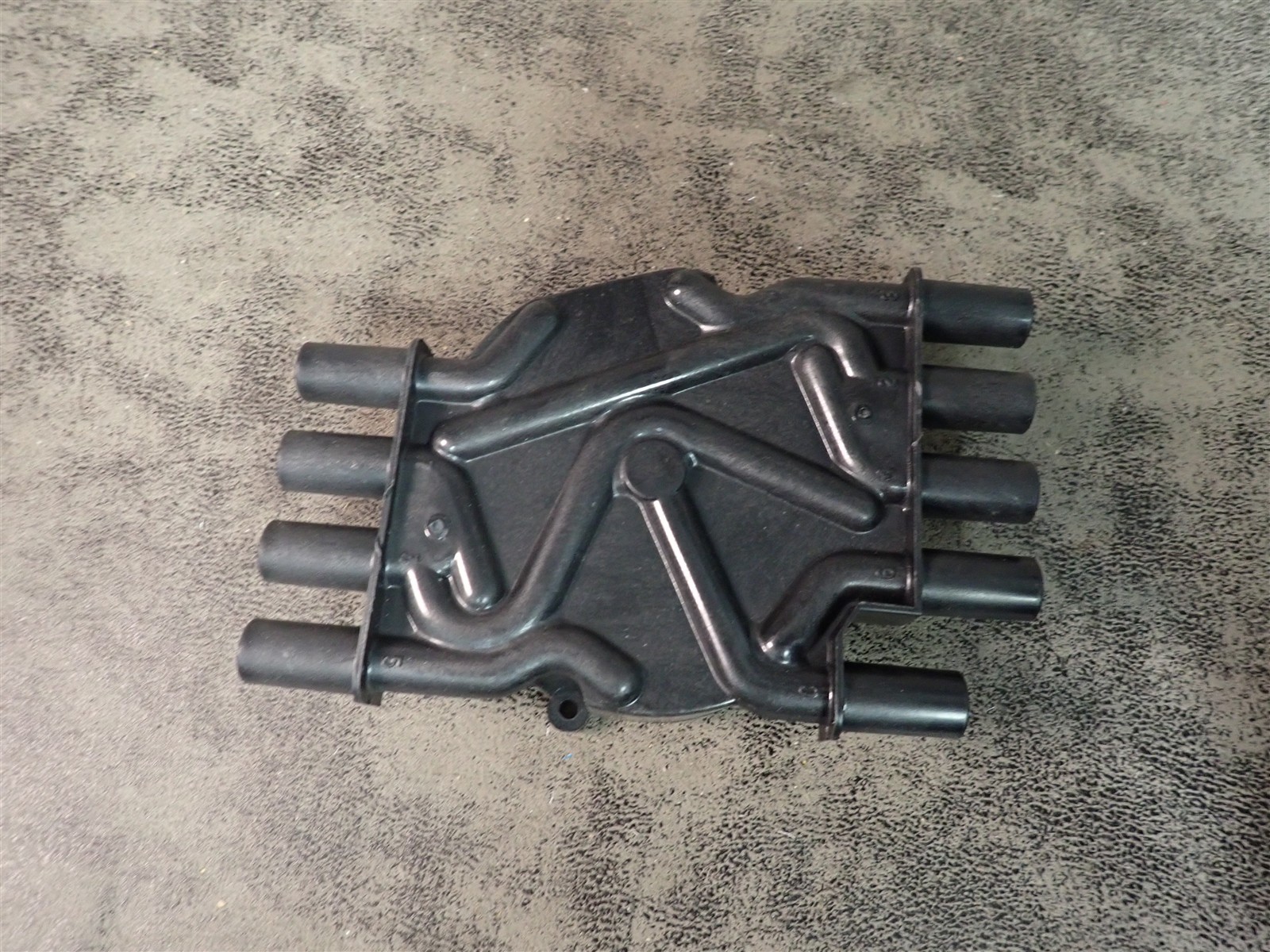 NEW WVE 5D1079 Distributor Cap (G155)