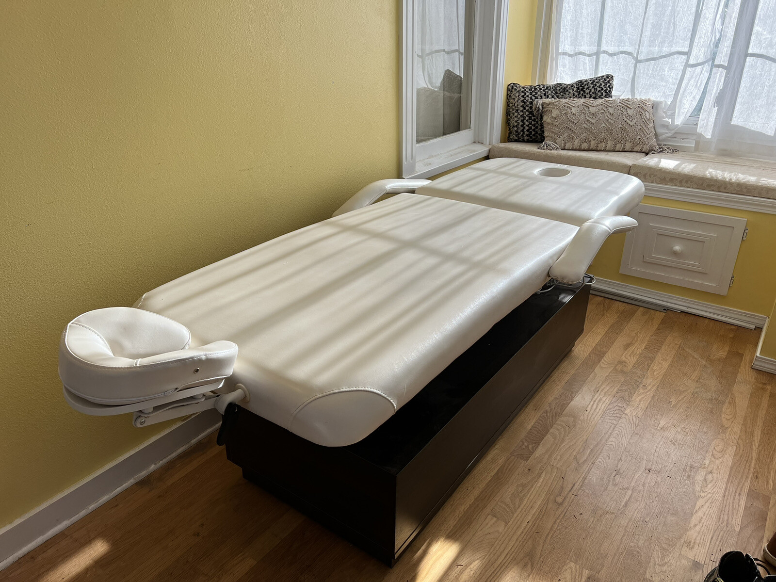 SkinAct HILUX ELECTRIC TREATMENT TABLE