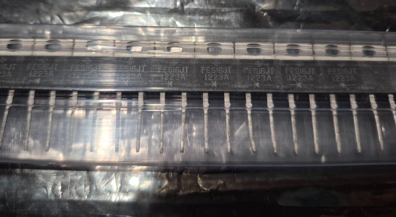 Qty 5pcs VISHAY - FES16JT-E3/45 - Fast  Recovery Rectifier  600 V, 16 A