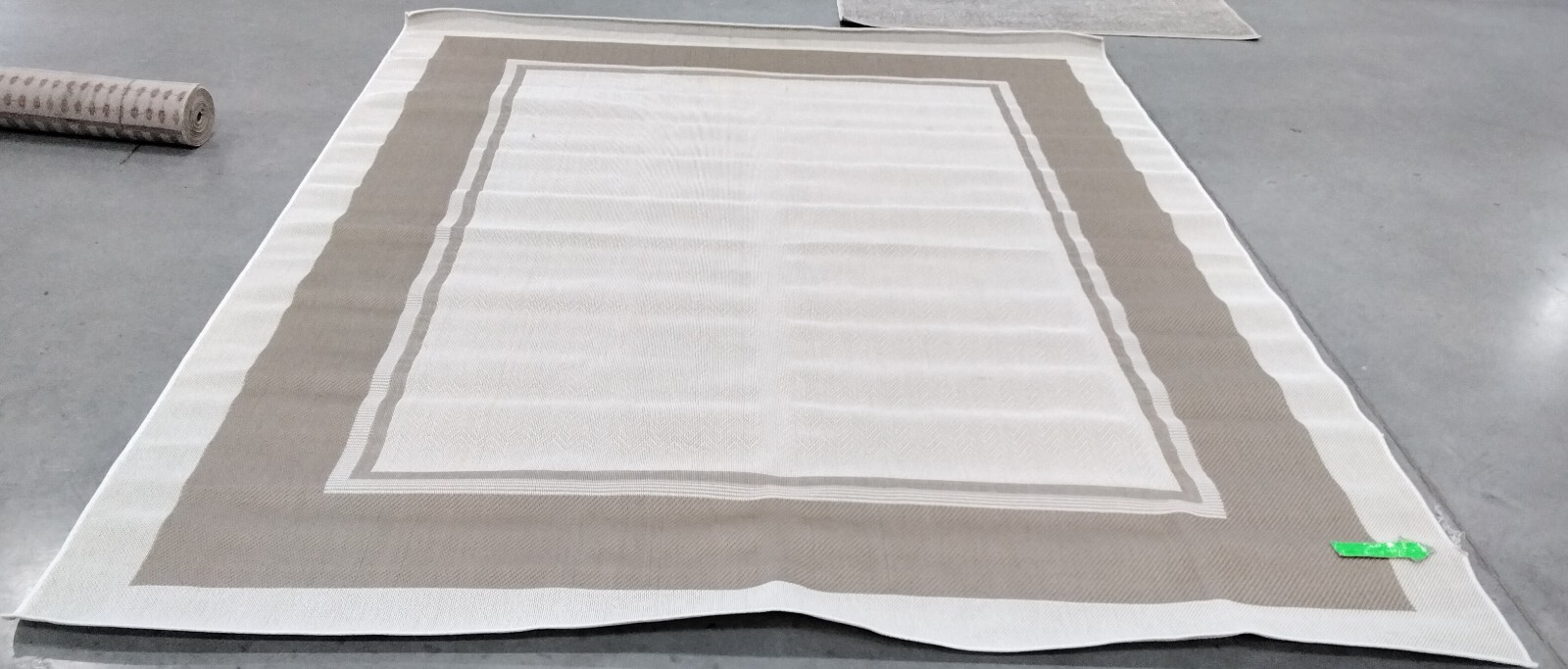 IVORY / BEIGE 8' X 10' Damaged Binding Rug, Reduced Price 1172743447 MSRO317B-8
