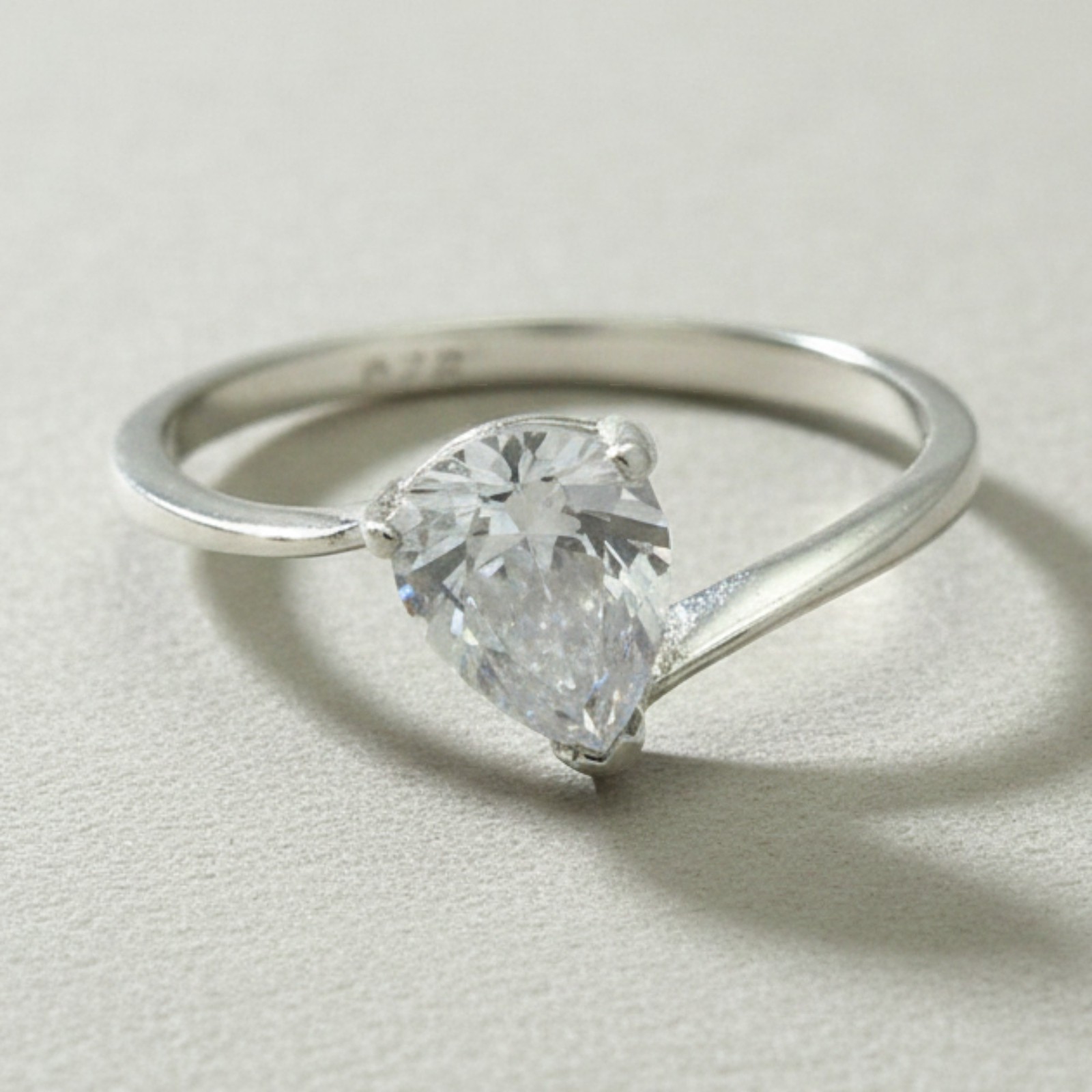Stylish Sterling Silver Ring Solid 925 With 6x8mm CZ Perfect Quality Empress