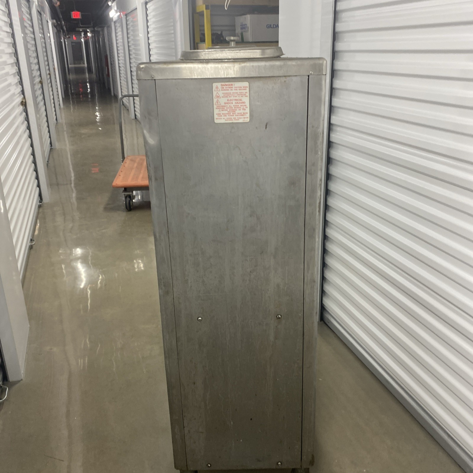 TAYLOR 751-27 SINGLE PHASE 220V AIR COOLED SHAKE ICE CREAM MACHINE